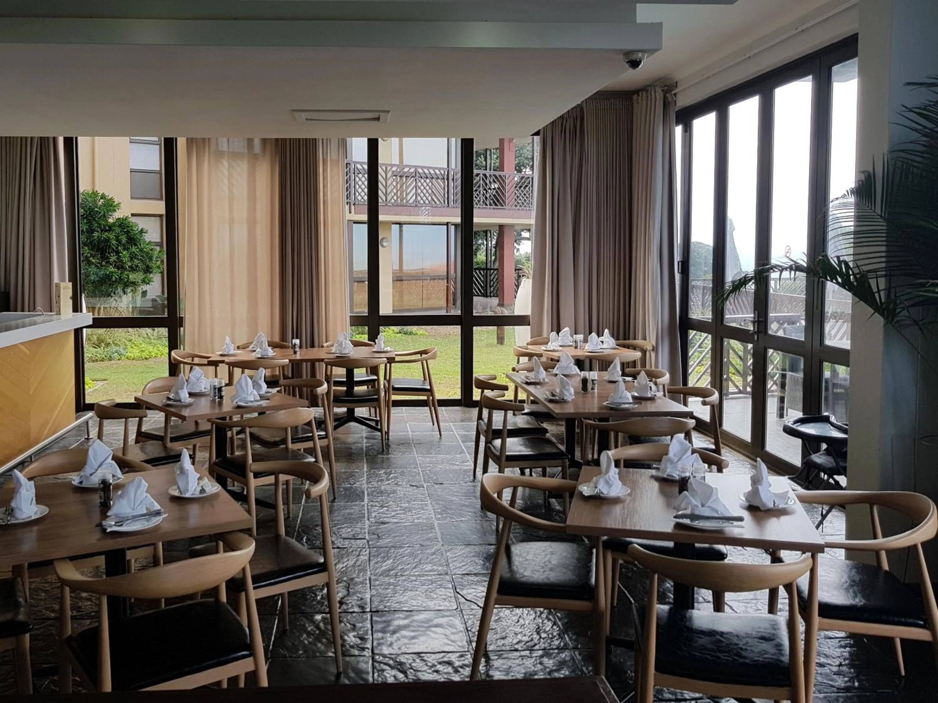 Restaurant/places to eat in ANEW Hotel Ocean Reef Zinkwazi