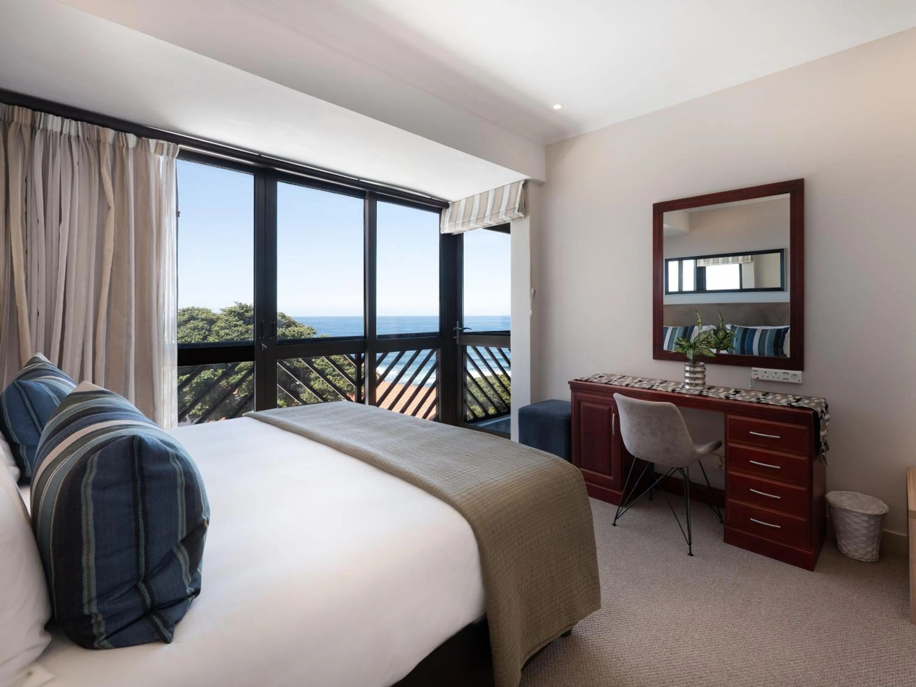 Bed in ANEW Hotel Ocean Reef Zinkwazi