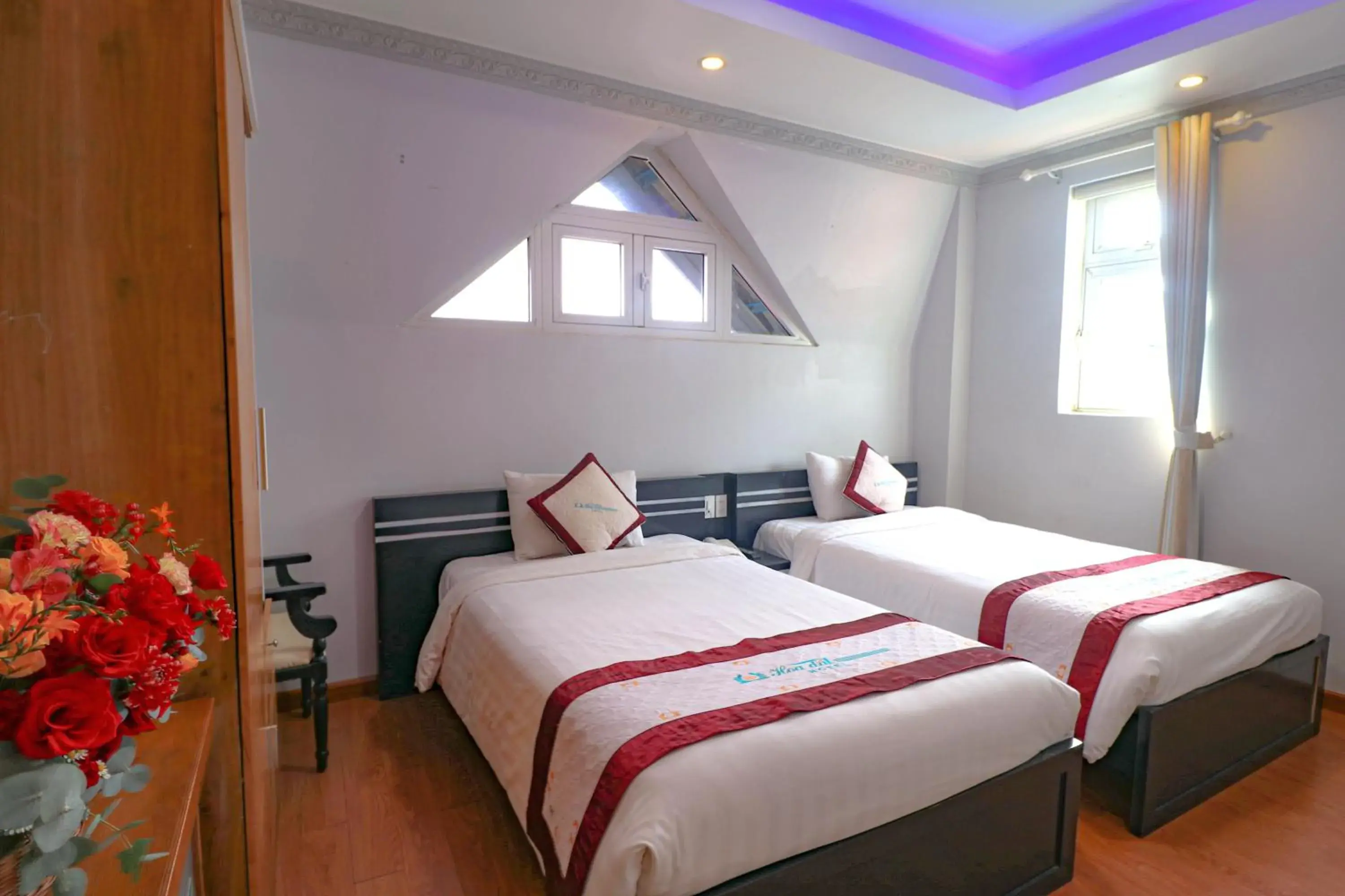 Bed in Hoa Dat Da Lat Hotel Bed in Hoa Dat Da Lat Hotel