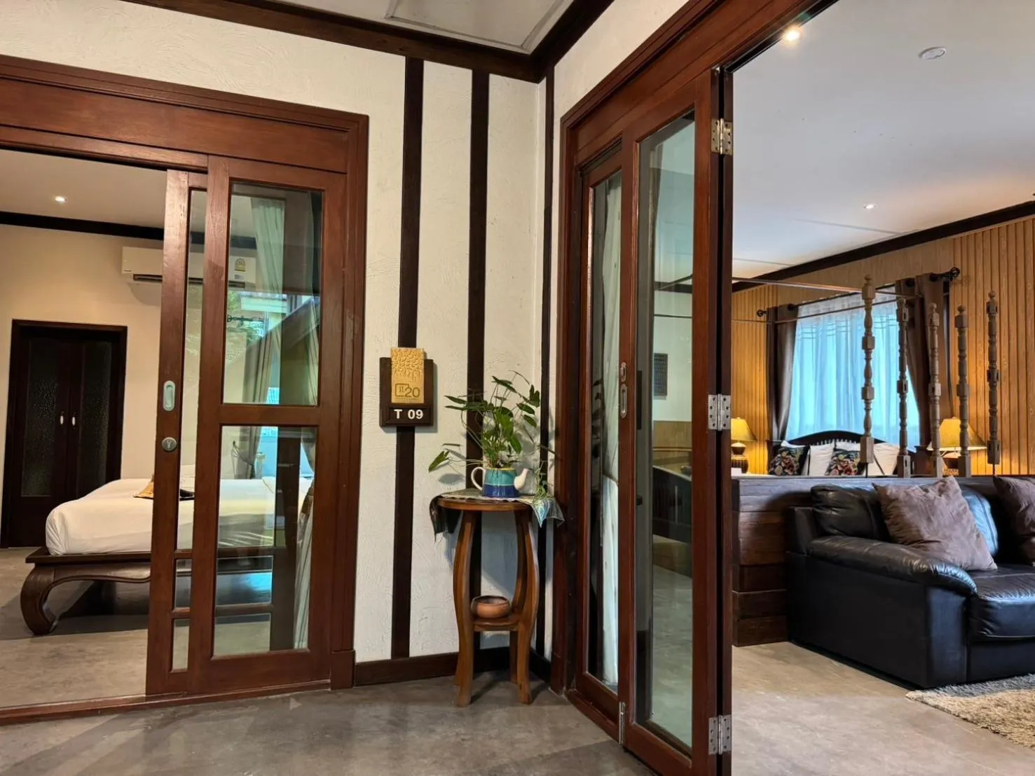 Property building, Bed in The Twenty Lodge