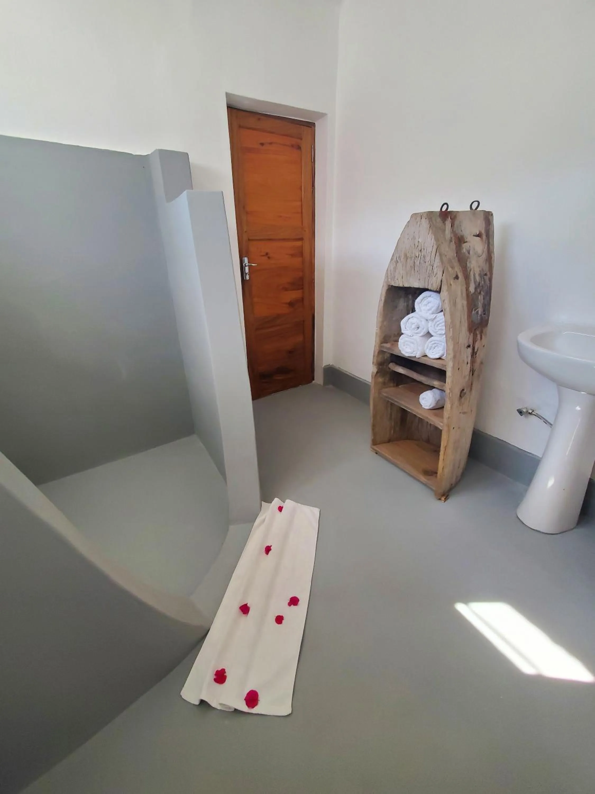 Bathroom, Bed in Blue Palm Zanzibar