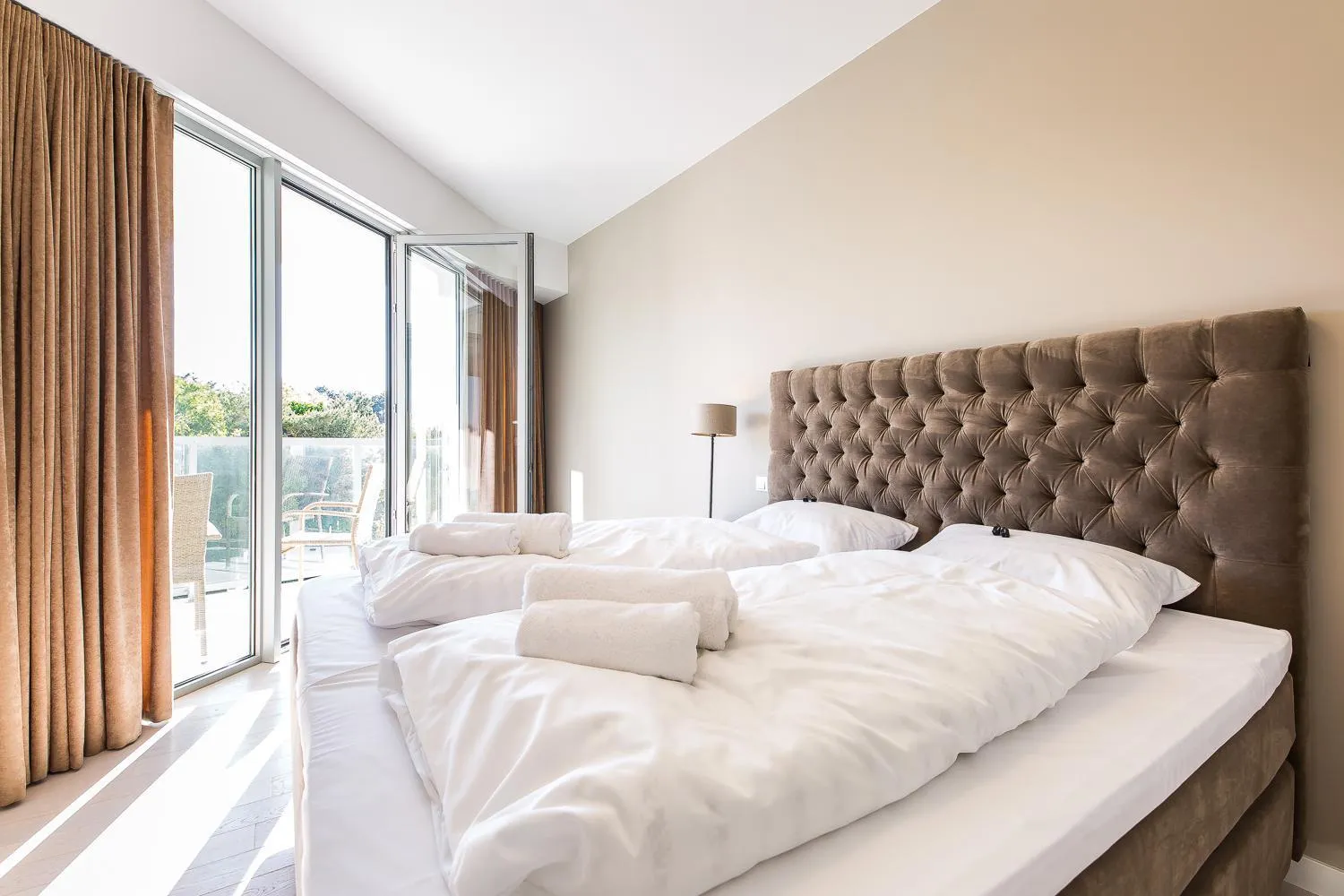 Bedroom, Bed in Dune Beach Resort