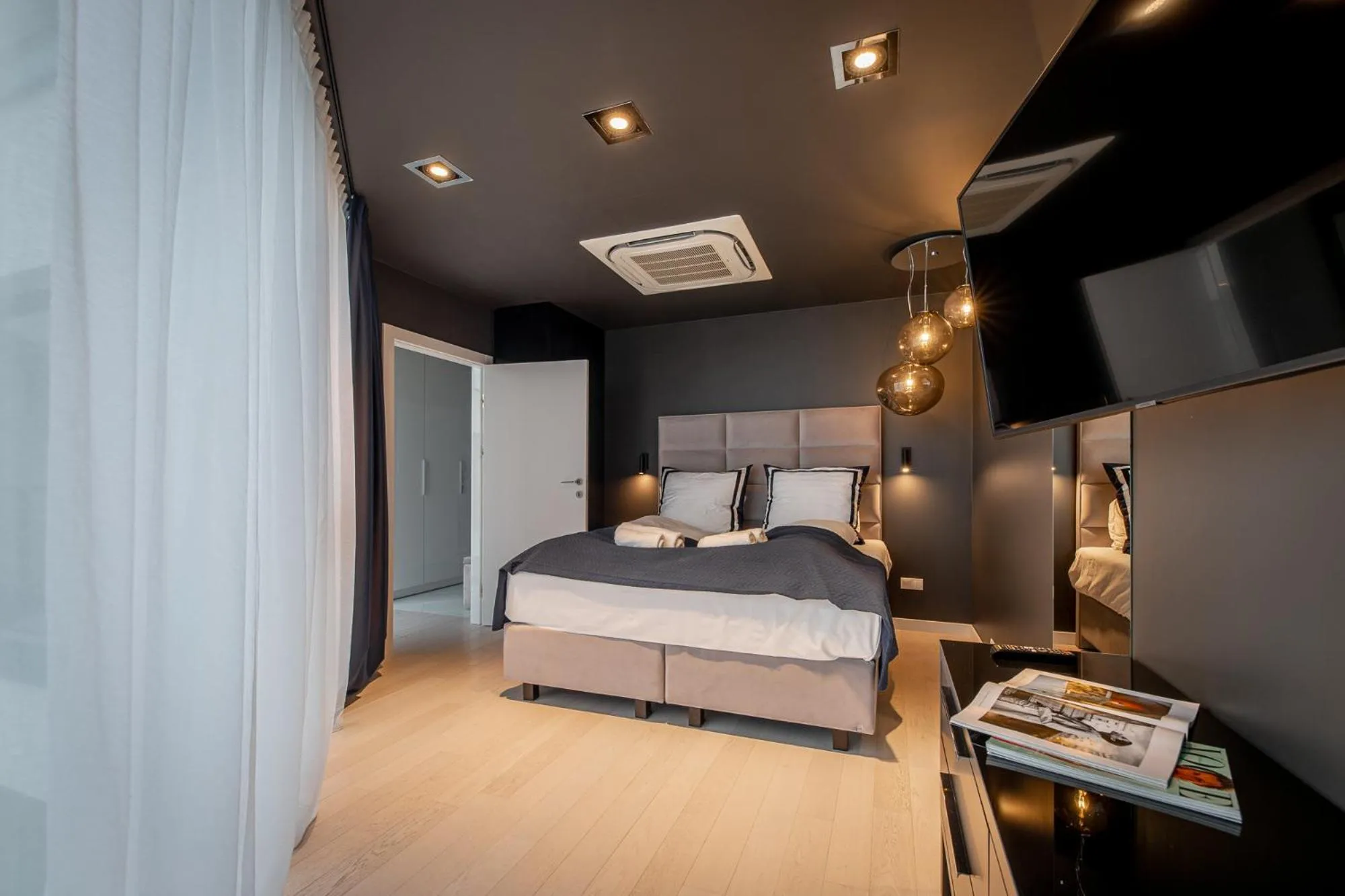 Bedroom, Bed in Dune Beach Resort