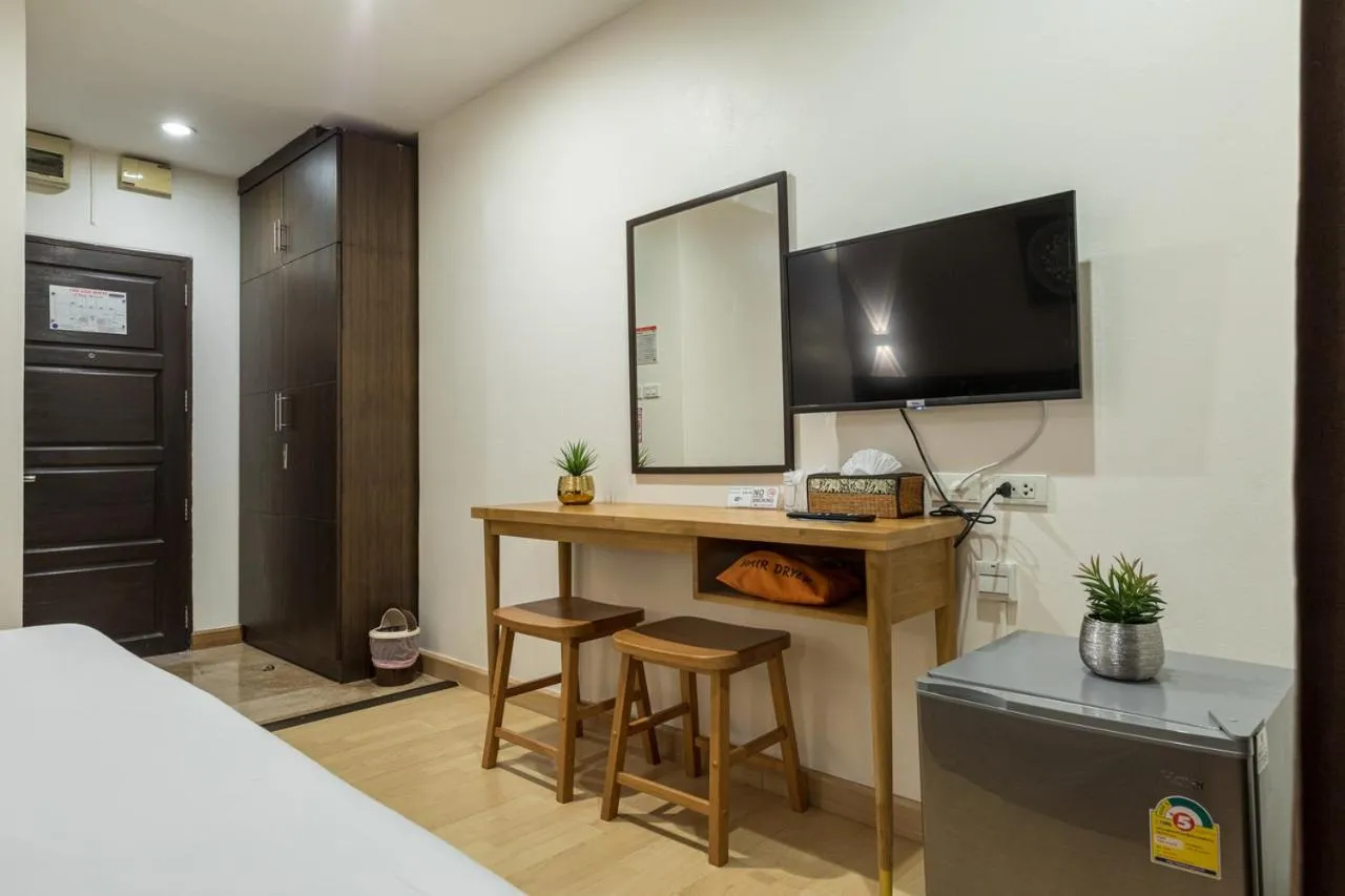 Guests, Bed in 24@Home Hotel