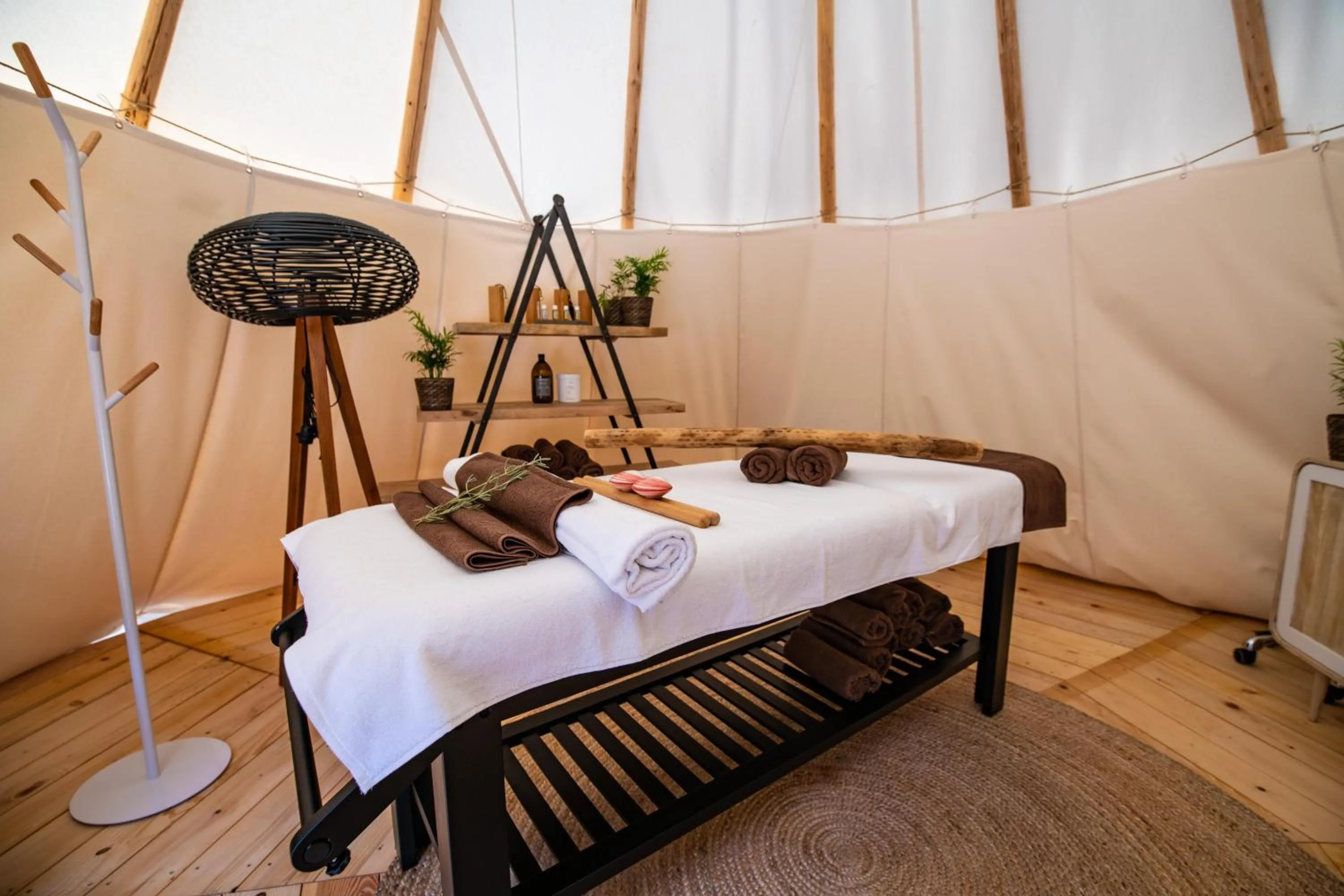 Spa and wellness centre/facilities, Bed in Arena One 99 Glamping