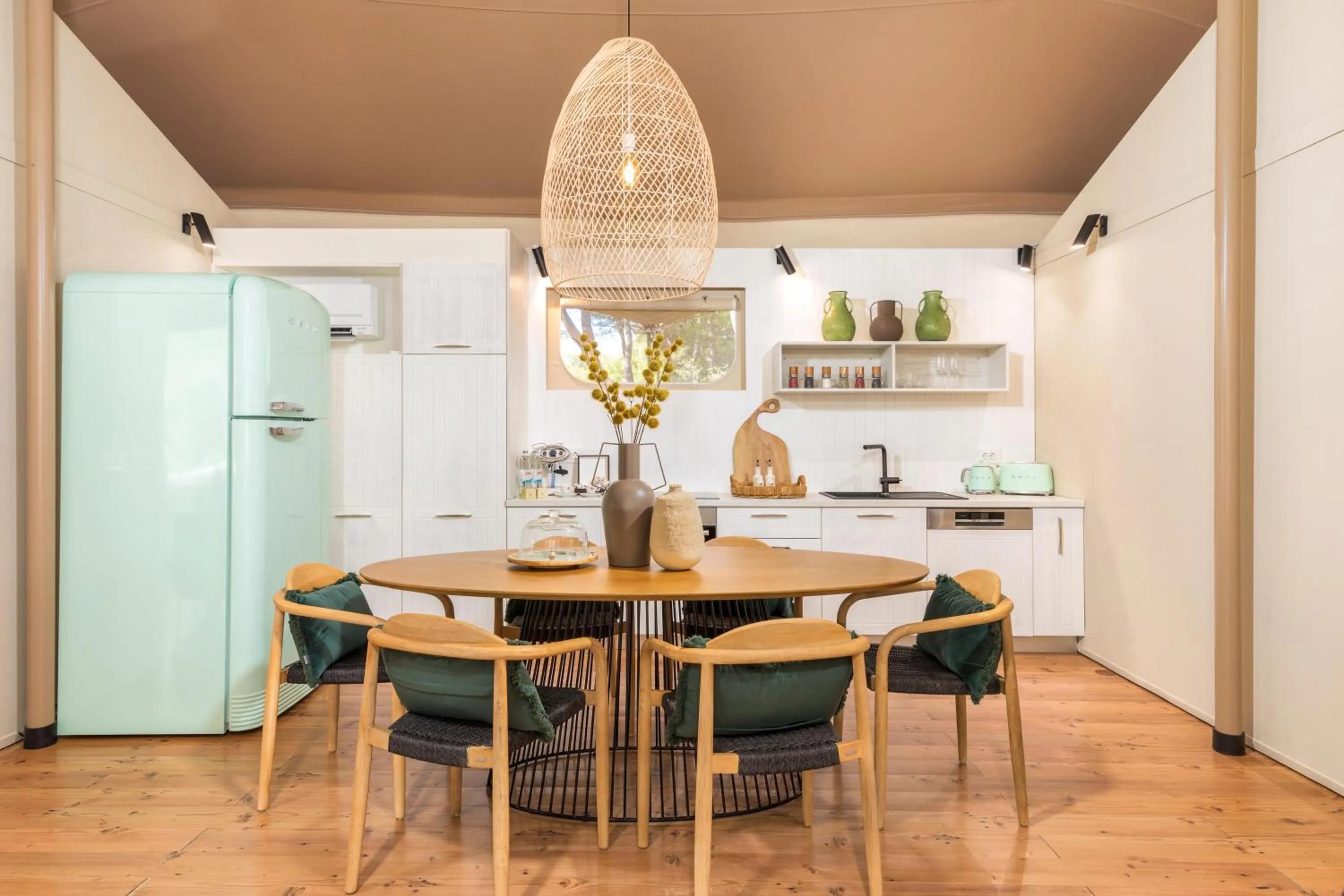 Kitchen or kitchenette in Arena One 99 Glamping