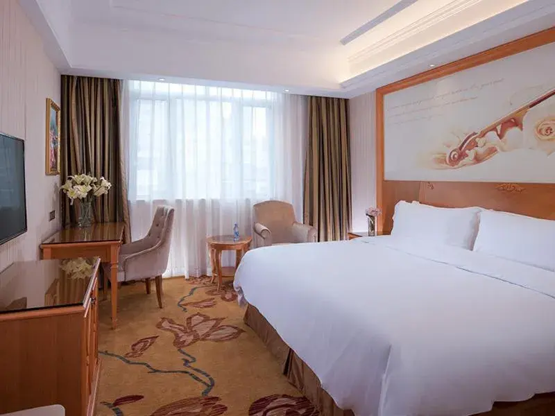 Bed in Vienna Hotel Shenzhen Longshen Subway Station Bed in Vienna Hotel Shenzhen Longshen Subway Station