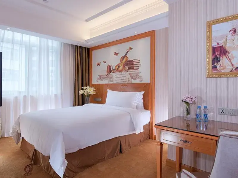 Bed in Vienna Hotel Shenzhen Longshen Subway Station Bed in Vienna Hotel Shenzhen Longshen Subway Station