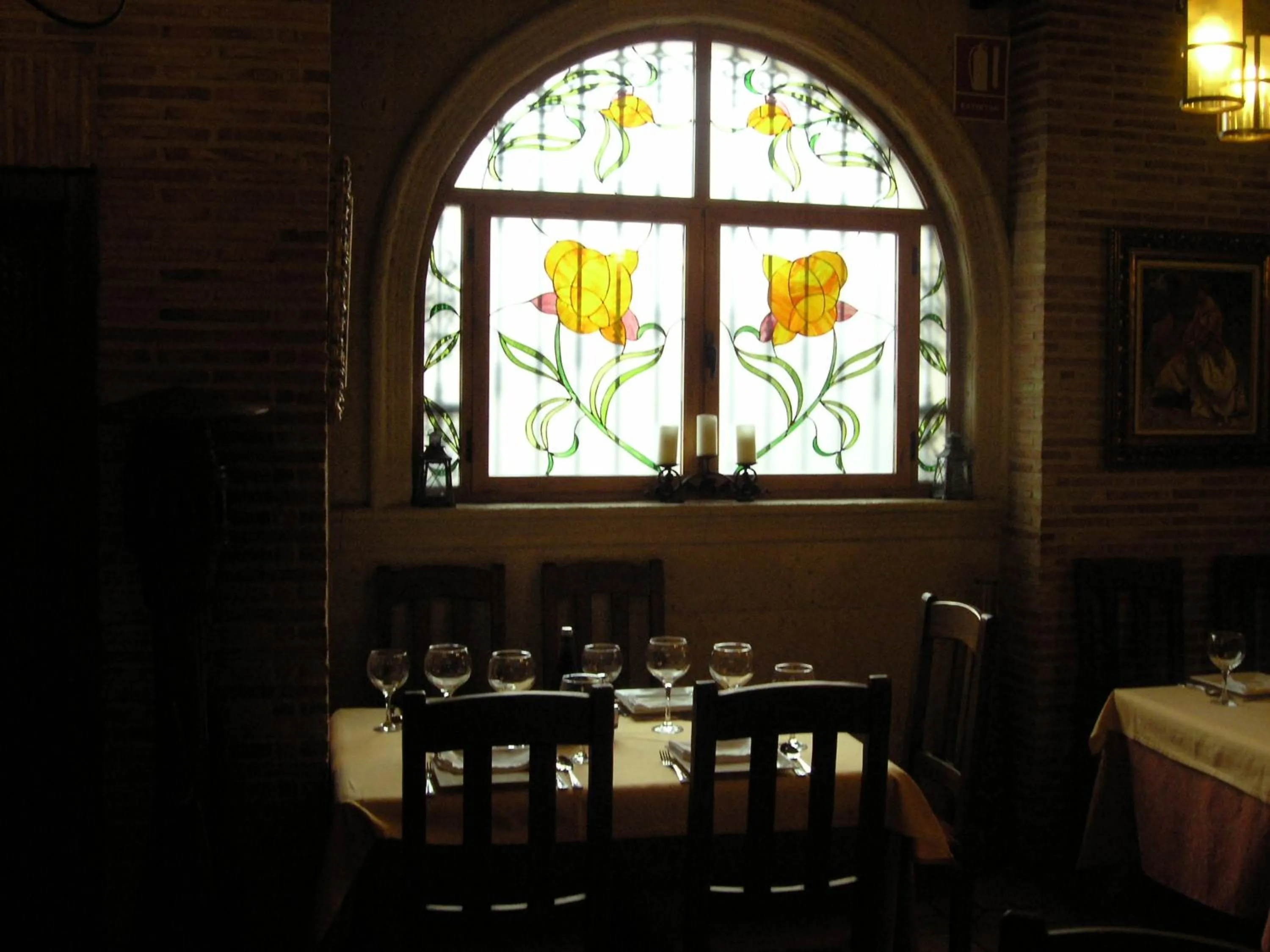 Restaurant/places to eat in Hotel Doña Isabel