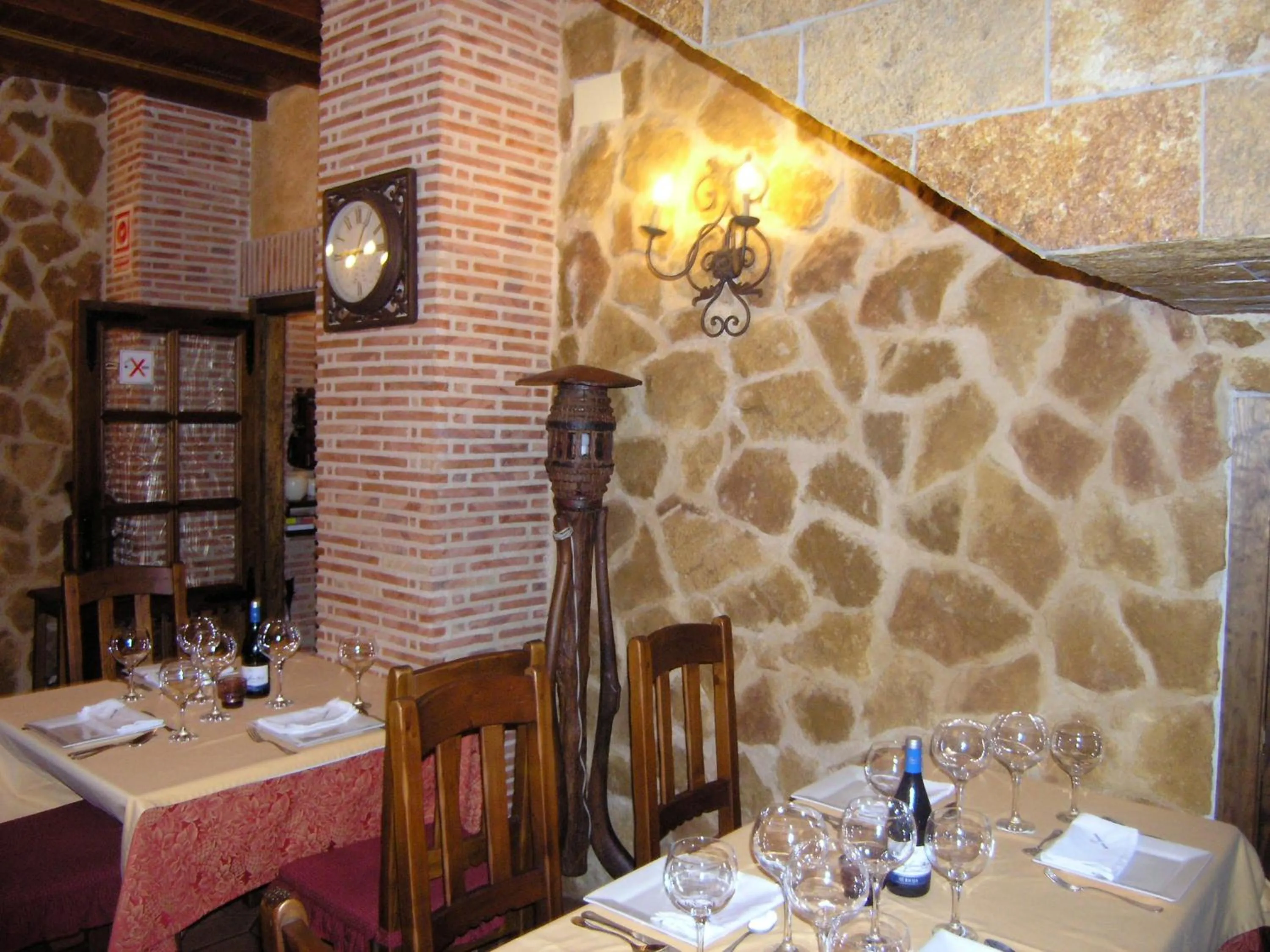 Restaurant/places to eat in Hotel Doña Isabel