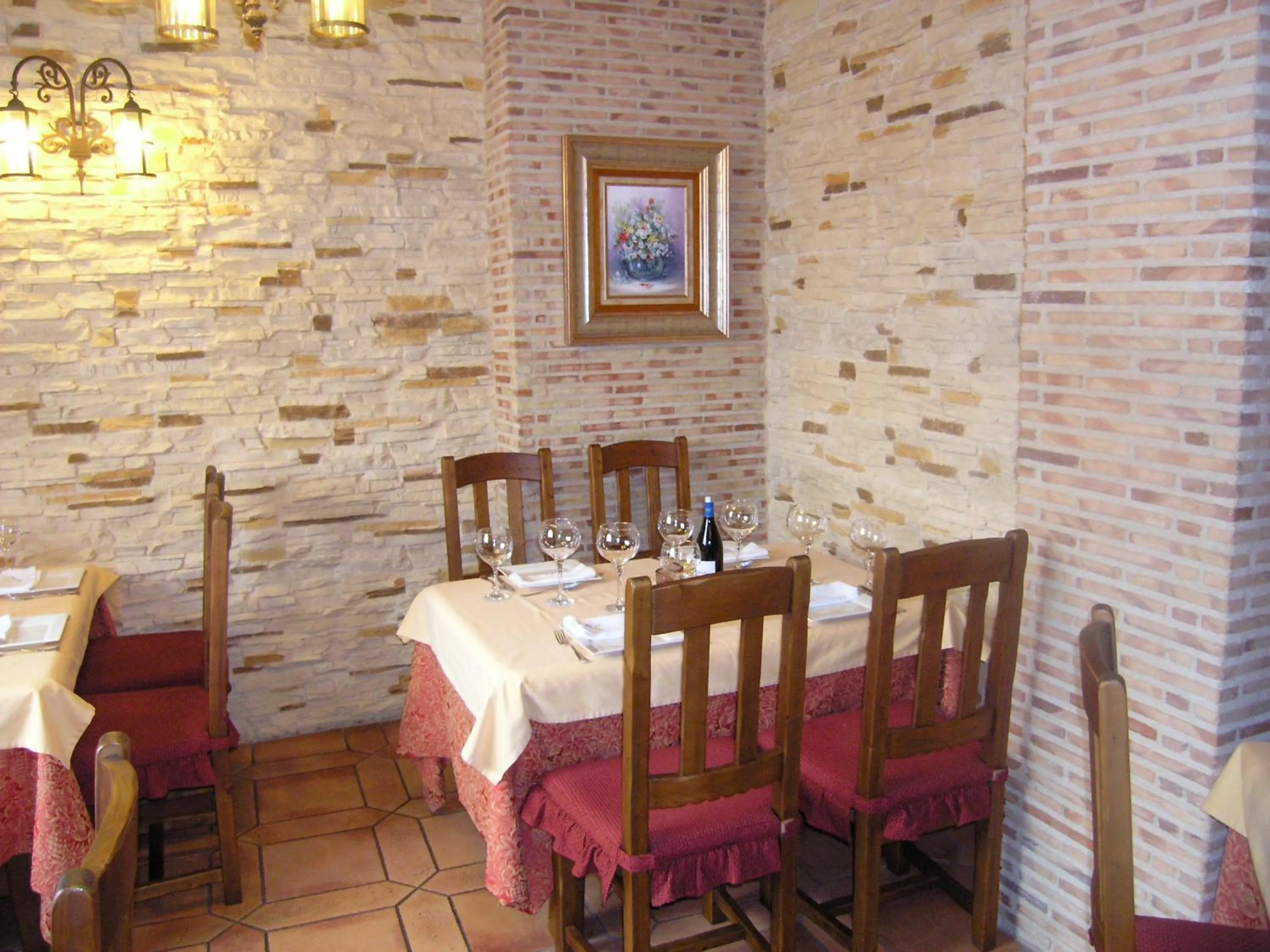 Restaurant/places to eat in Hotel Doña Isabel