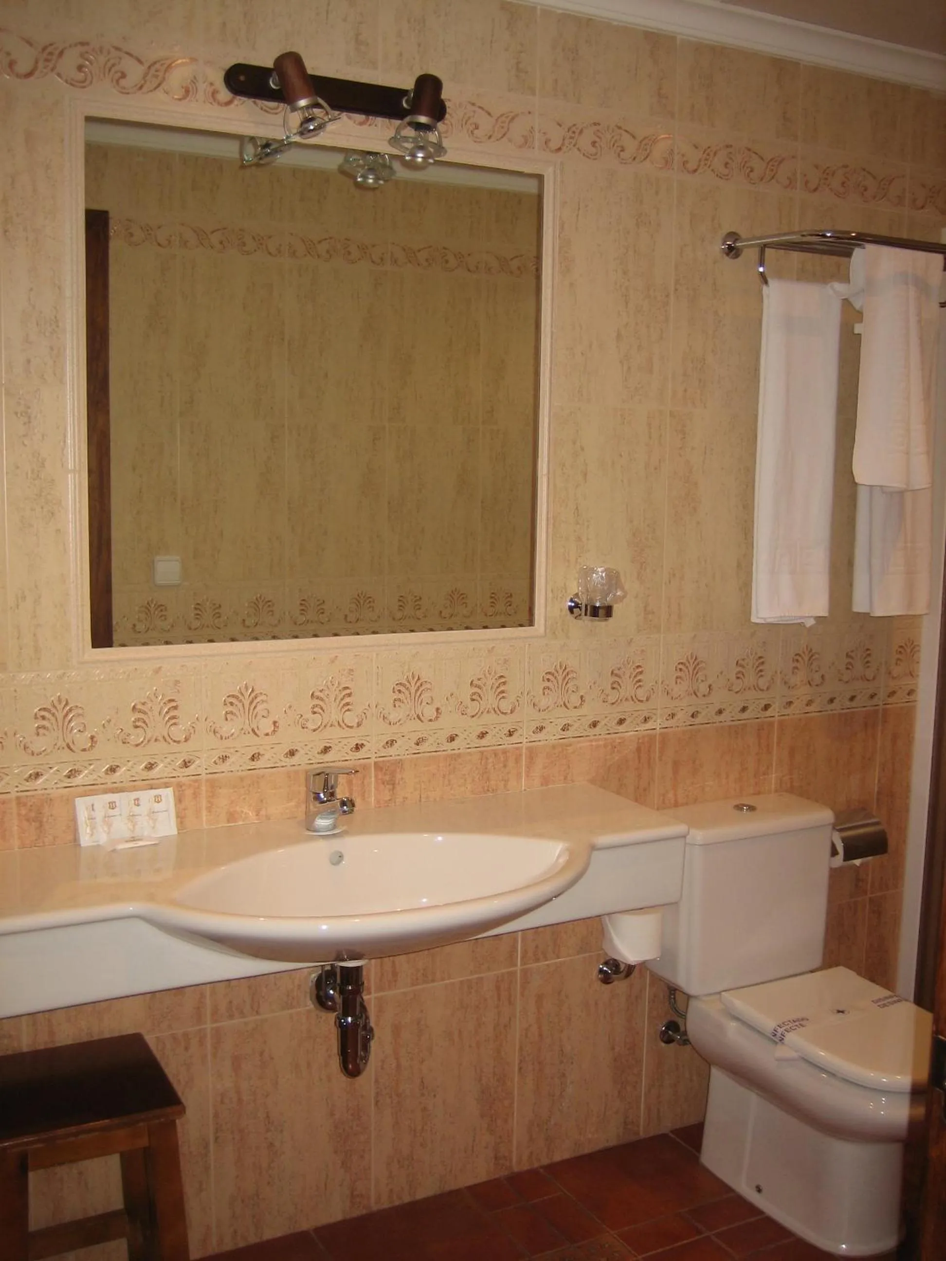 Bathroom in Hotel Doña Isabel