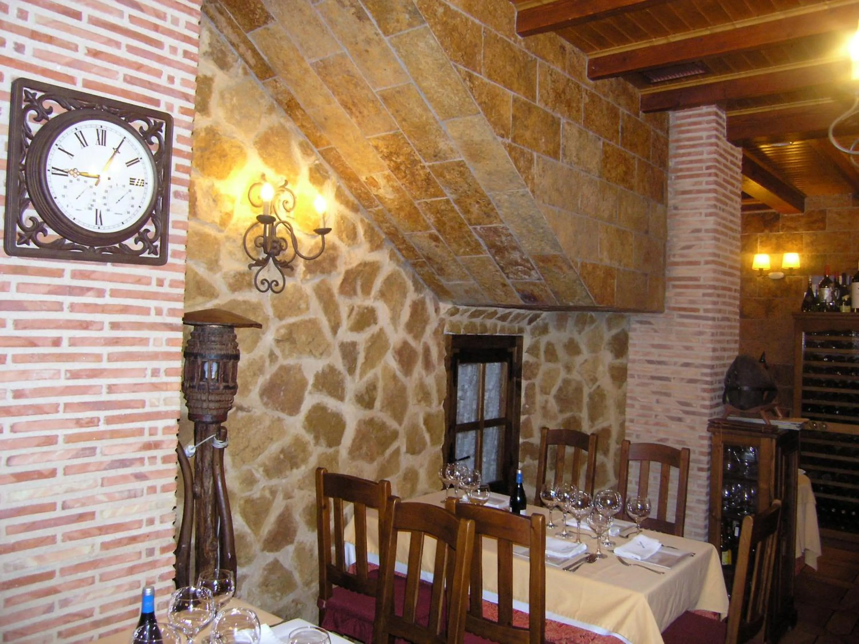 Restaurant/places to eat in Hotel Doña Isabel