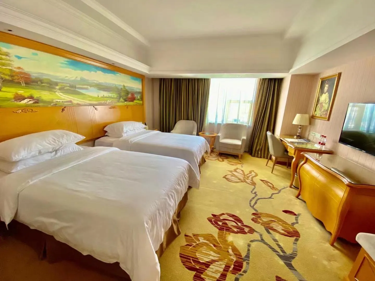 Bed in Vienna International Hotel Guangdong Foshan Shunde Ronggui
