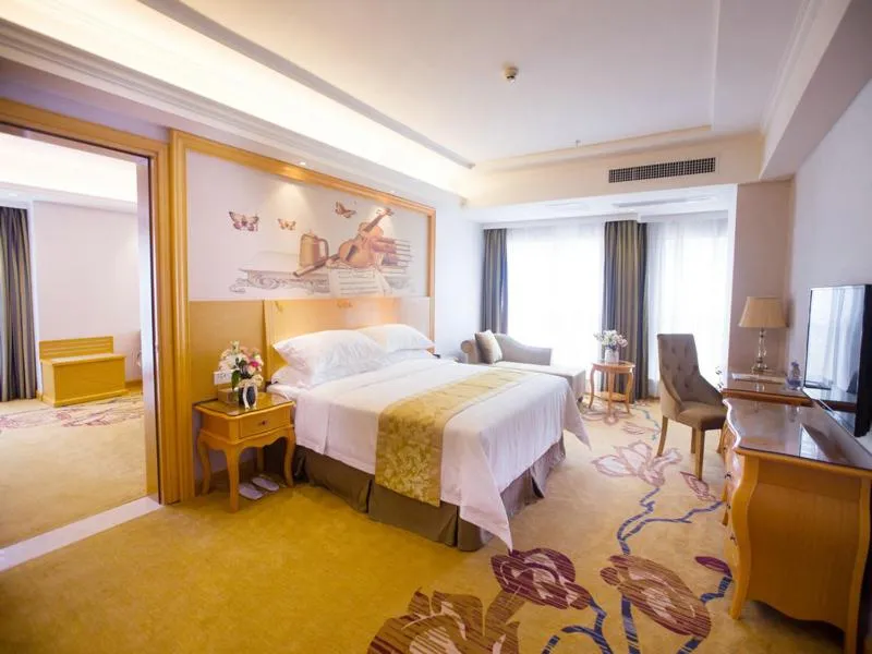 Bed in Vienna Hotel Guangdong Huizhou Jiangbei Sanxin