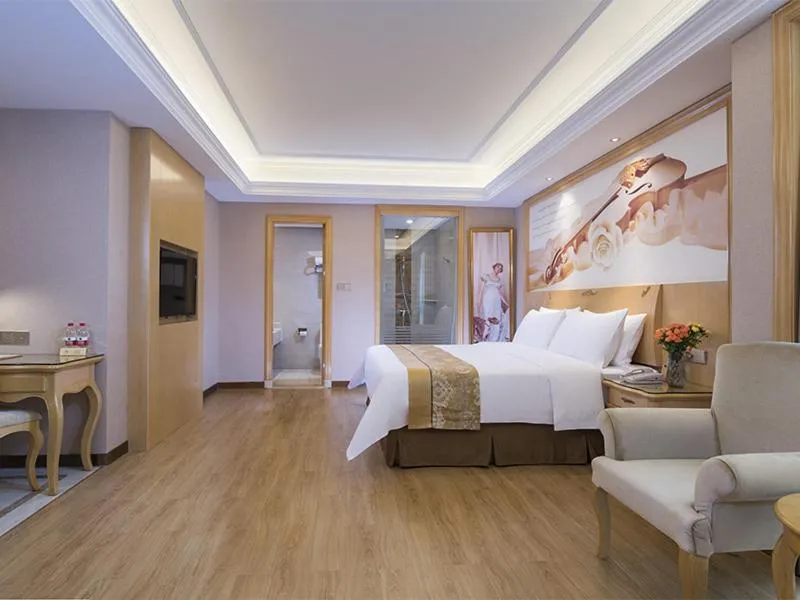 Bed in Vienna Hotel Guangxi Nanjing Nanhu Park