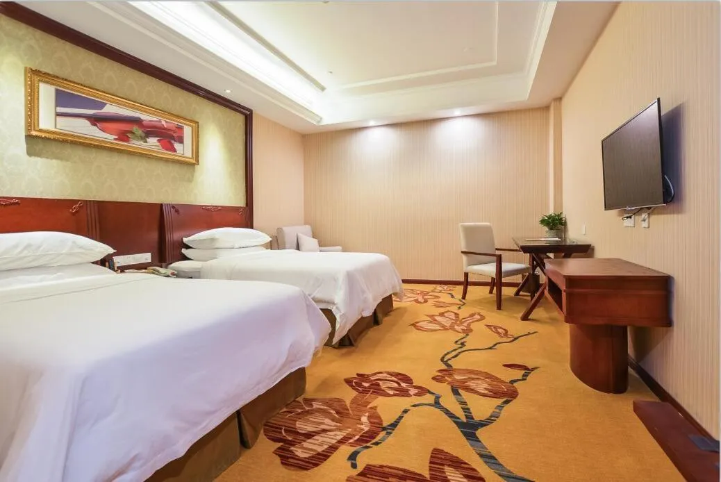 Bed in Vienna Hotel Suzhou Yangcheng Lake Huayi Movie World
