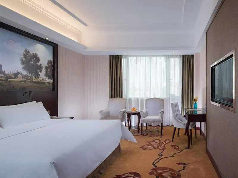 Bed in Vienna Hotel Guangdong Donguan Daling Mountain Sports Park