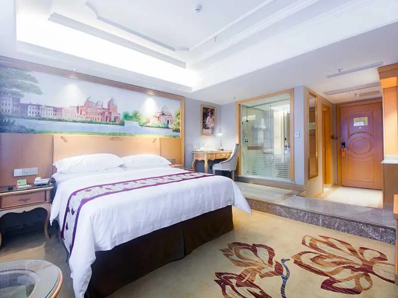 Bed in Vienna International Hotel Haikou West Bus Station