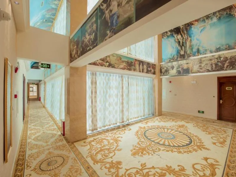 Property building, Bed in Vienna International Hotel Jieyang Jieyanglou