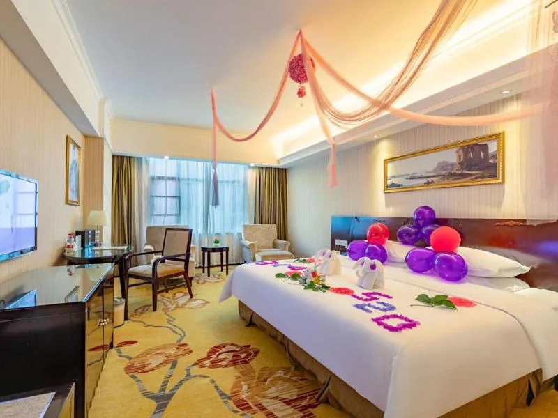 Bed in Vienna Hotel Baoan Liutang