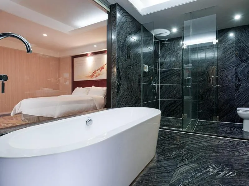 Vienna International Hotel Shantou Chenghai Waisha Bridge