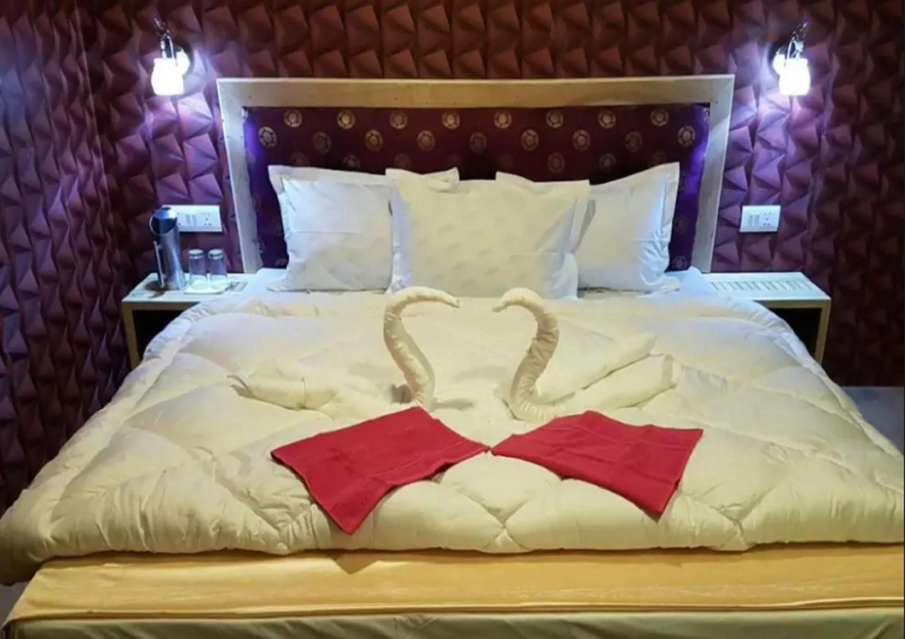 Bed in Wooden Nest Cottage Hunder, Nubra Valley