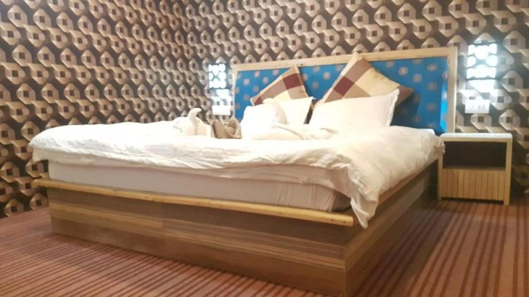 Bed in Wooden Nest Cottage Hunder, Nubra Valley