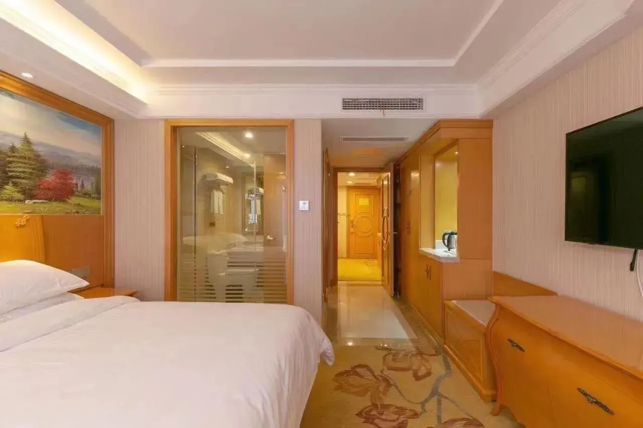 Bed in Vienna International Hotel Shanghai Pudong New International Exbition Central Bed in Vienna International Hotel Shanghai Pudong New International Exbition Central