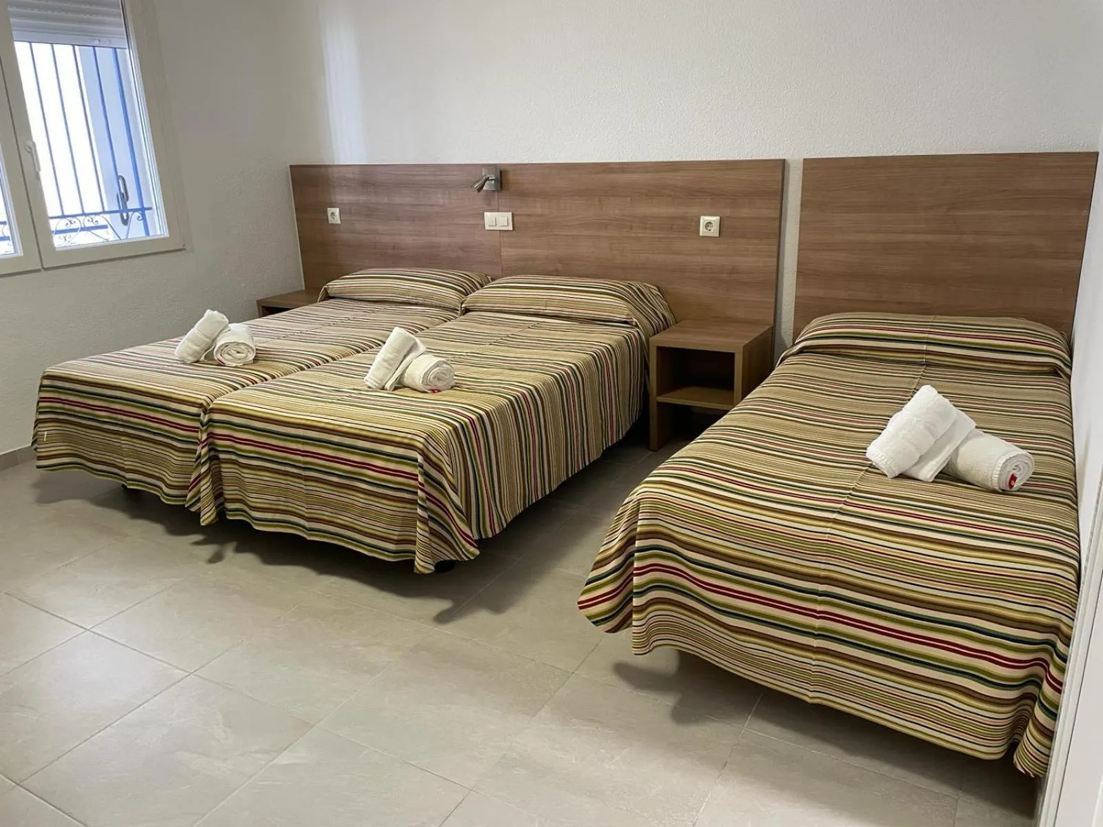 Photo of the whole room, Bed in Hotel Blason Junior