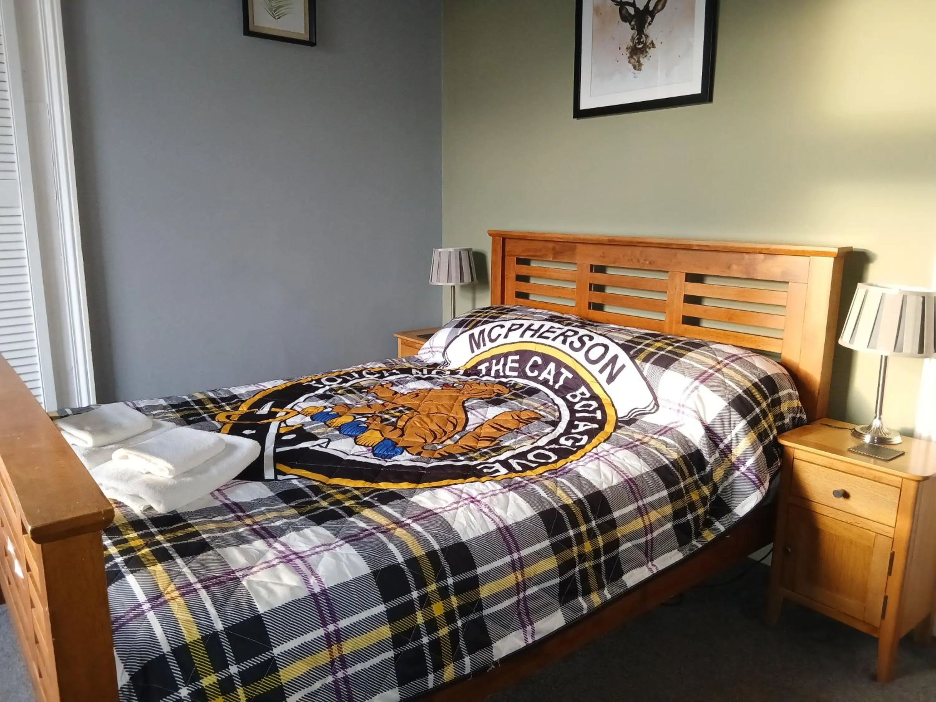 Bed in Greenland House B&B