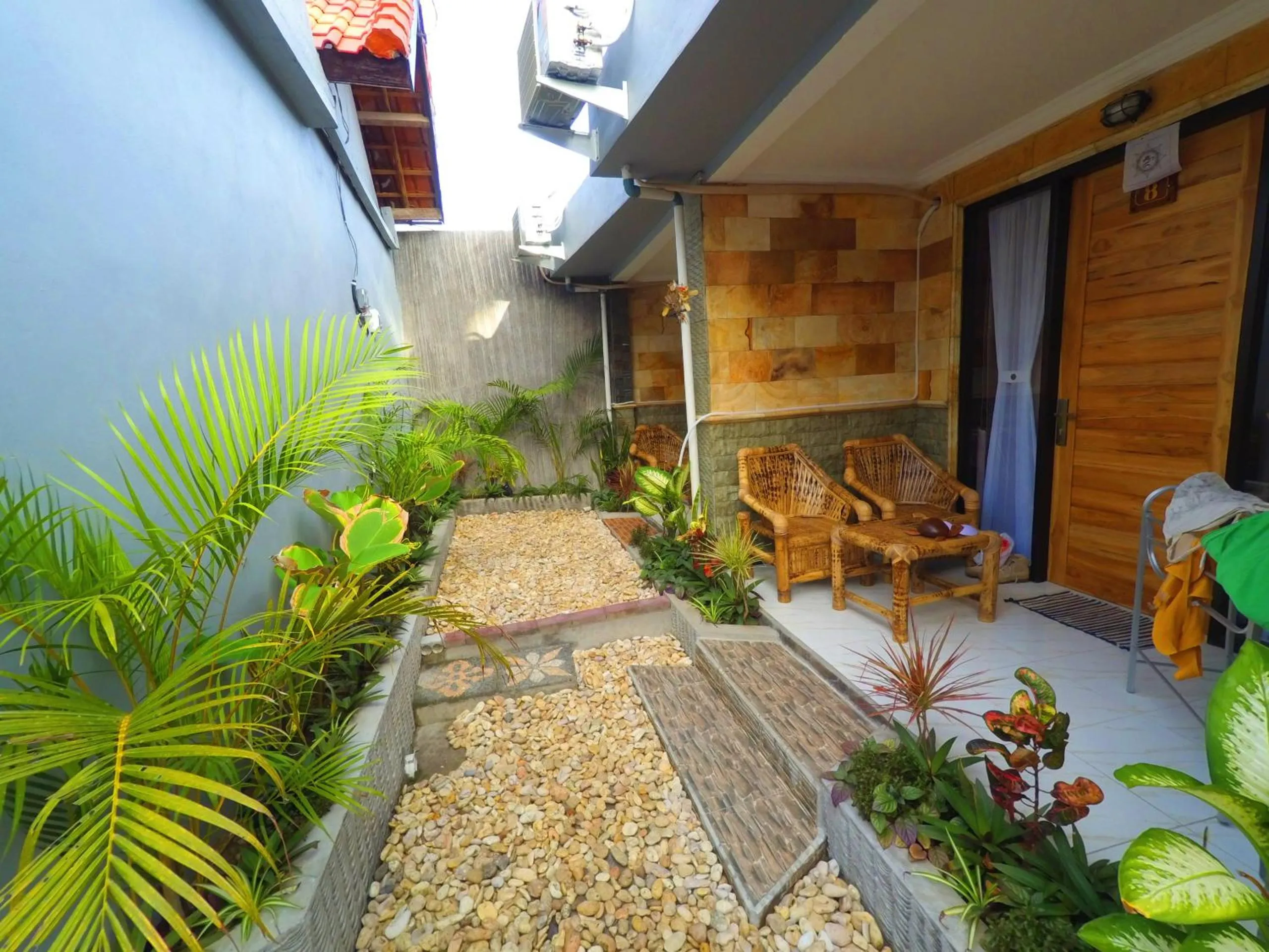 Patio in Tropical Garden Inn