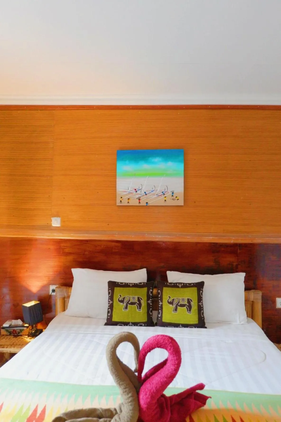 Bed in Tropical Garden Inn