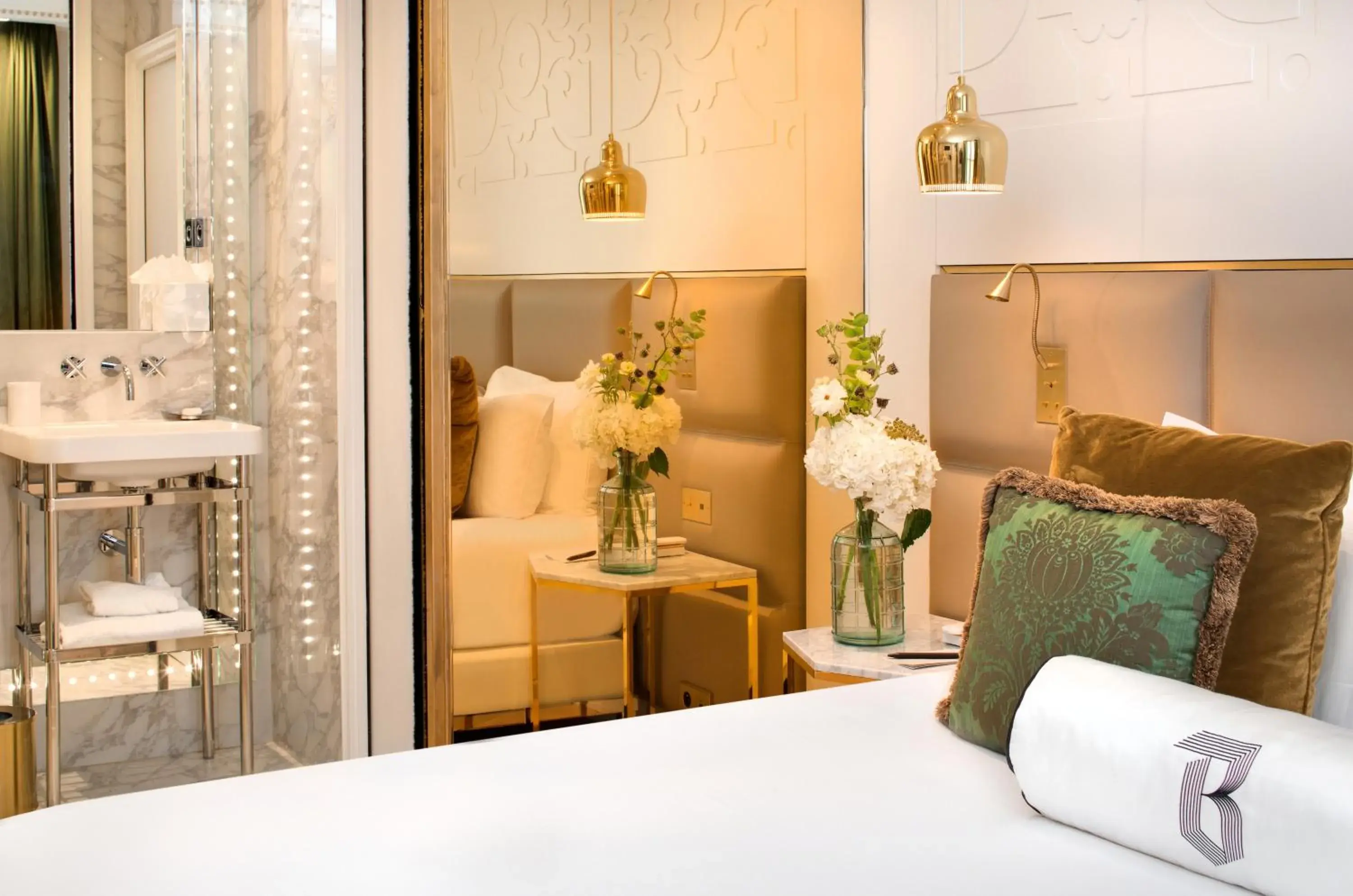 Bedroom, Bed in Hotel Bowmann Bedroom, Bed in Hotel Bowmann