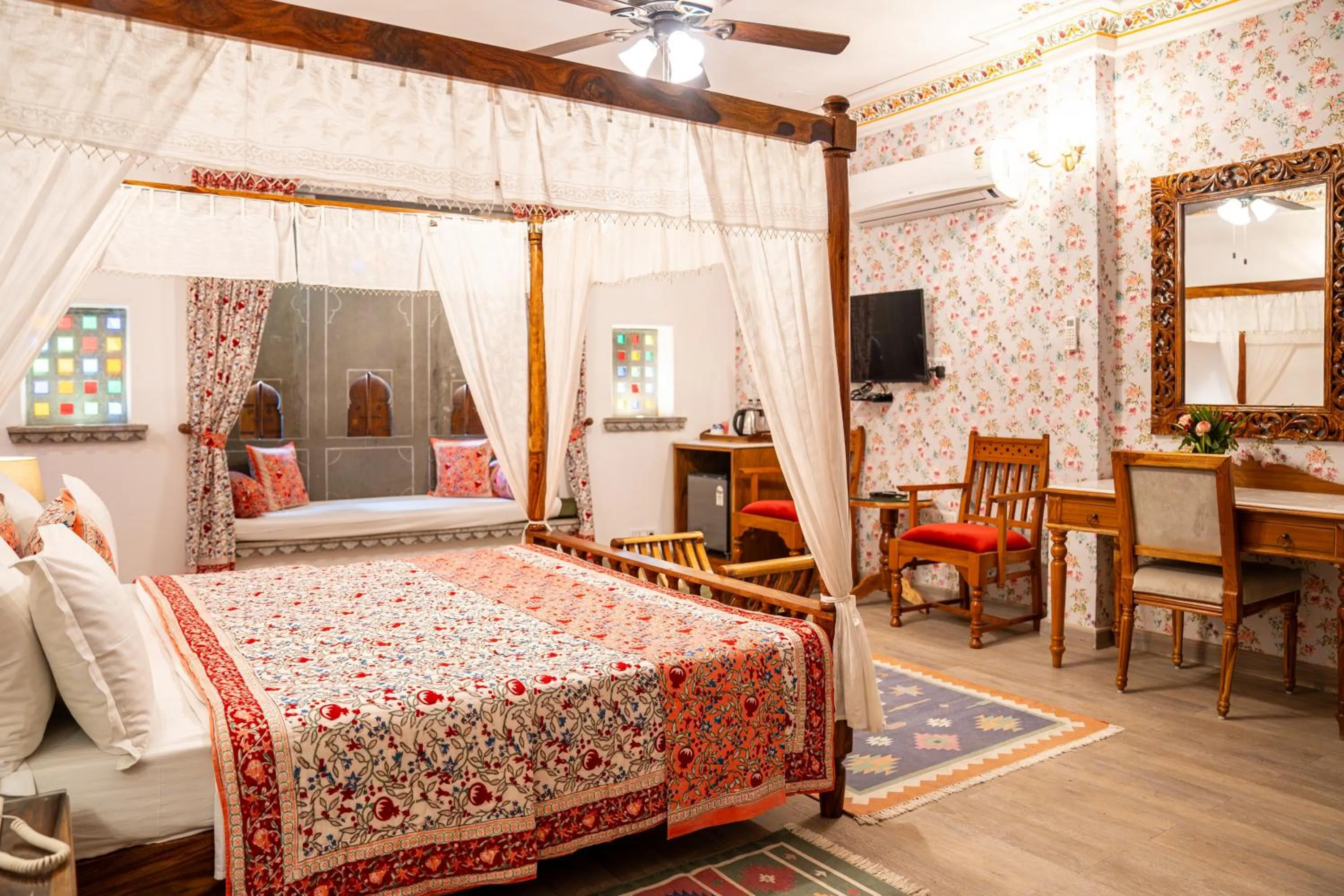 TV and multimedia, Bed in Udaigarh - Udaipur