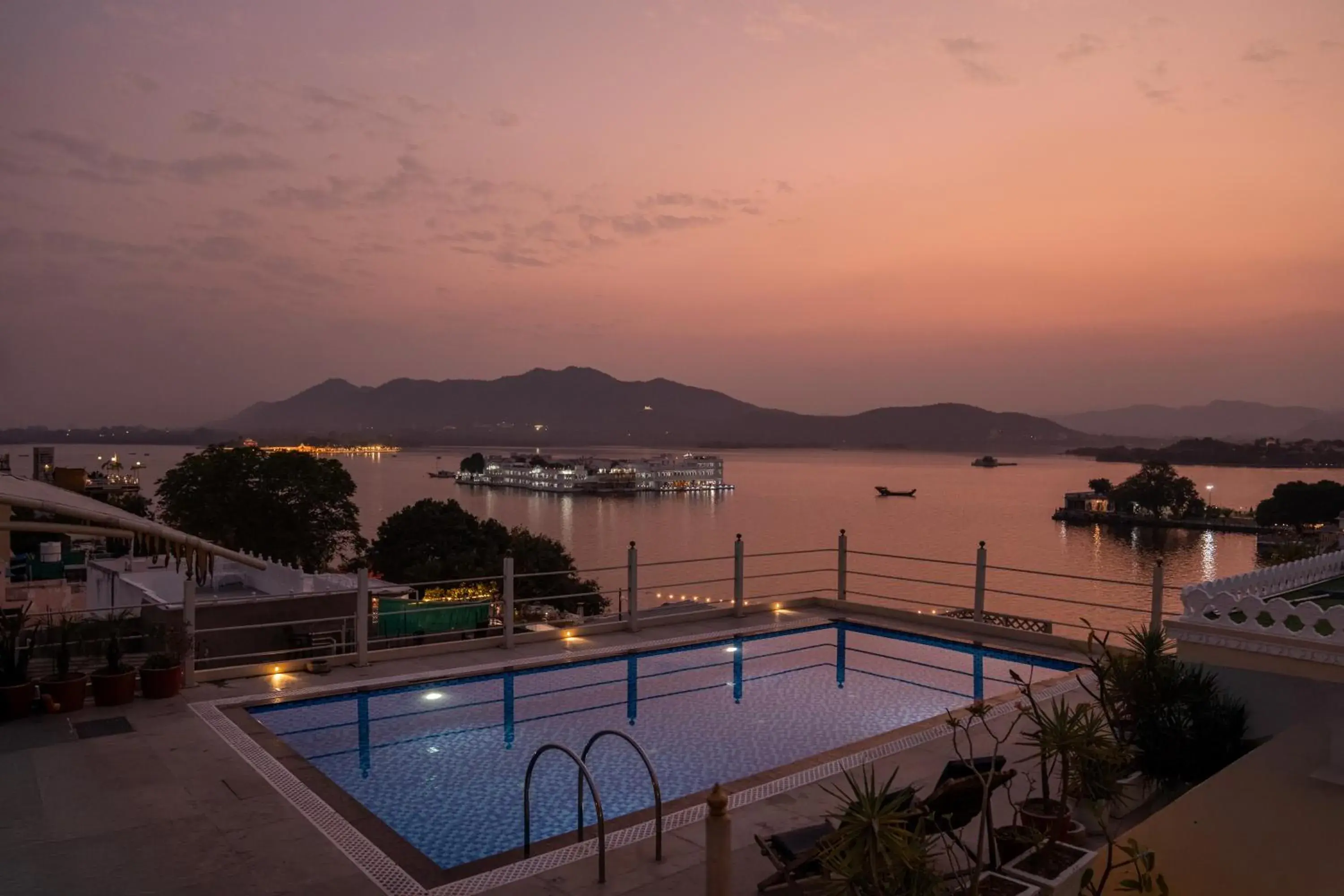Lake view in Udaigarh - Udaipur Lake view in Udaigarh - Udaipur