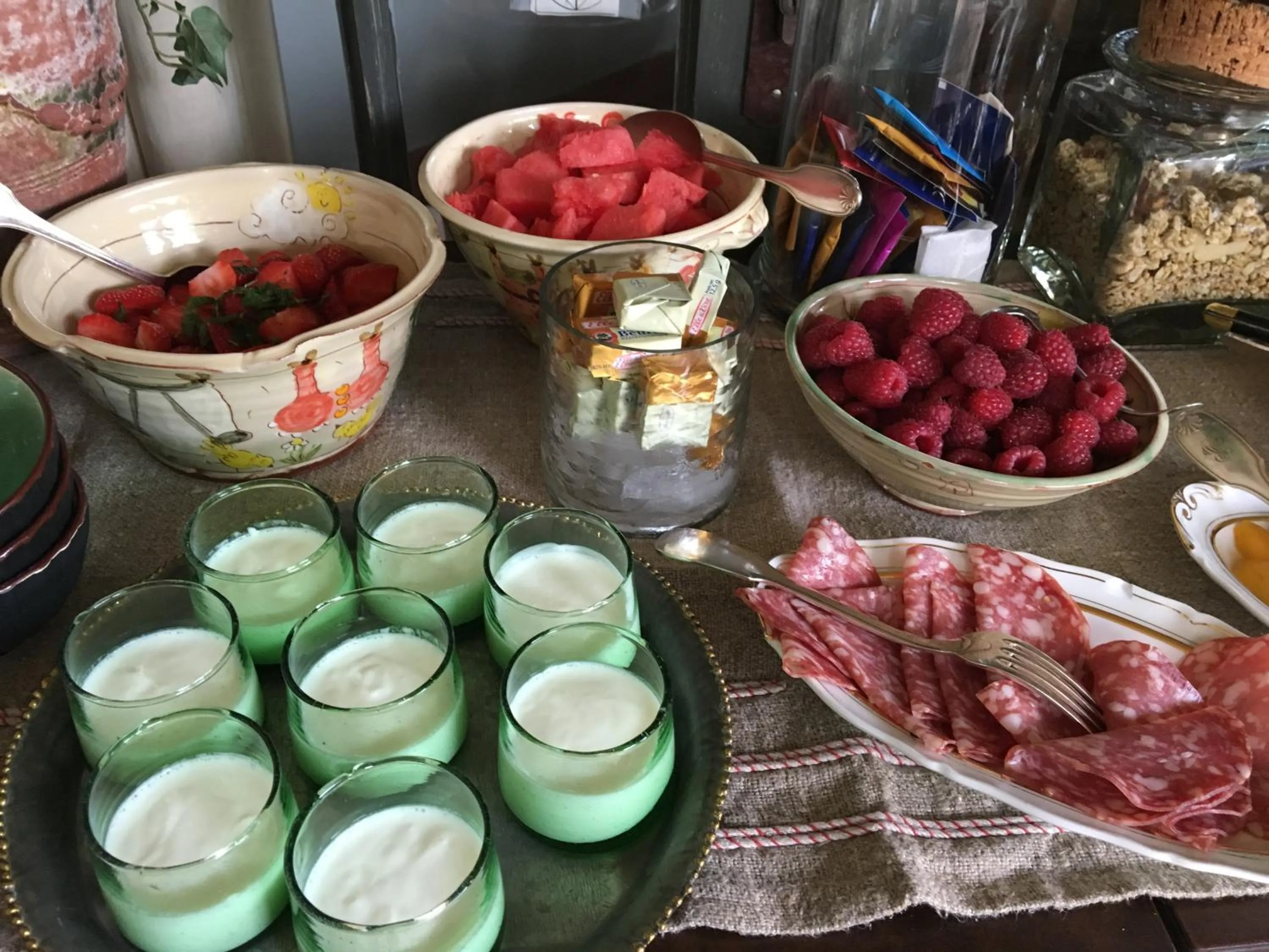 Continental breakfast in Maison De La Bourgade