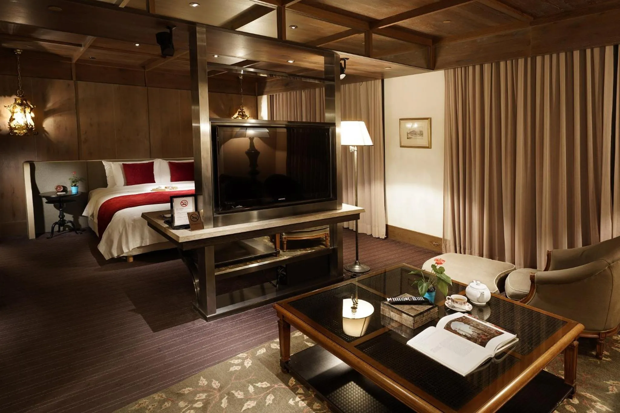 Living room, Bed in Palais de Chine Hotel