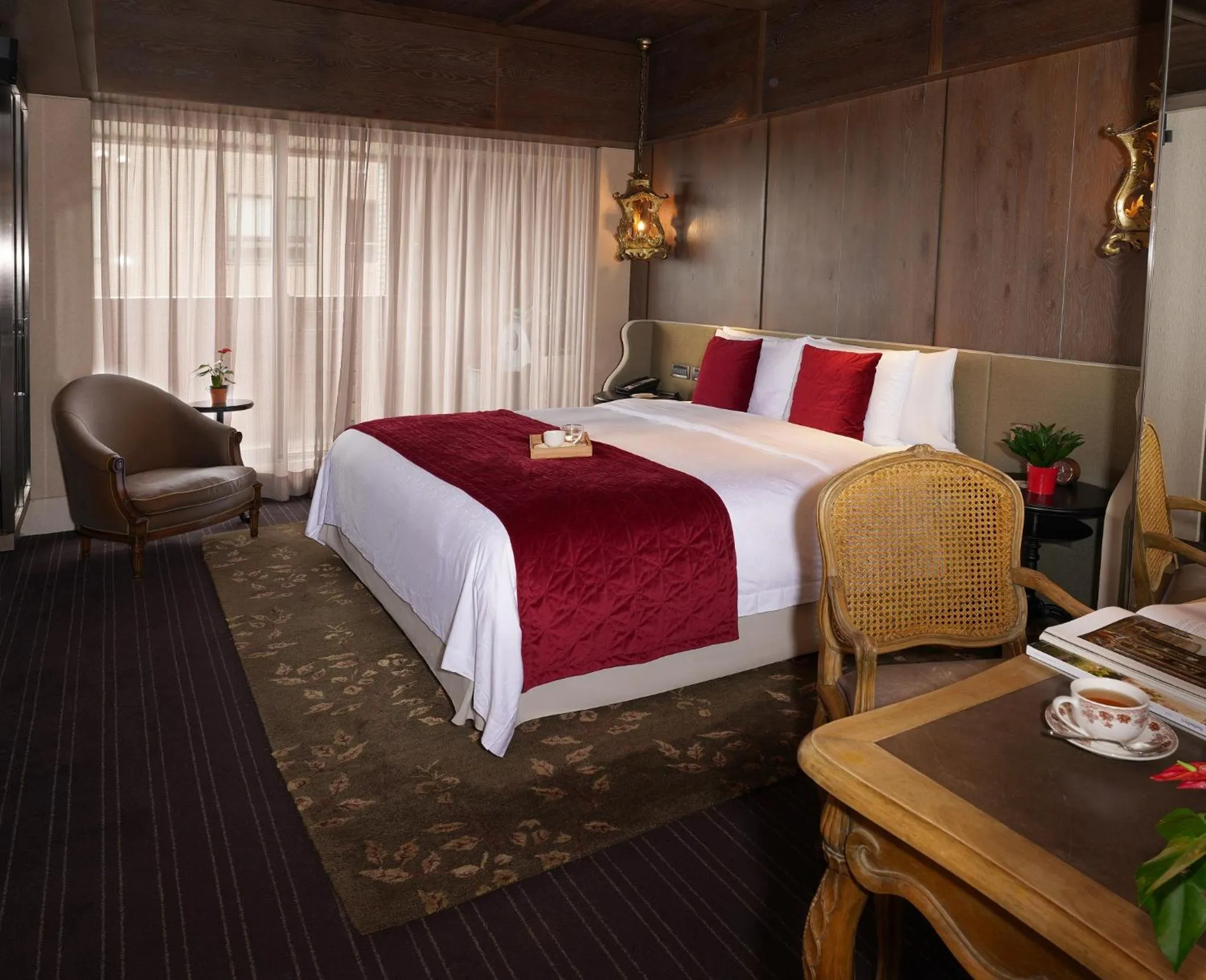 Bed in Palais de Chine Hotel