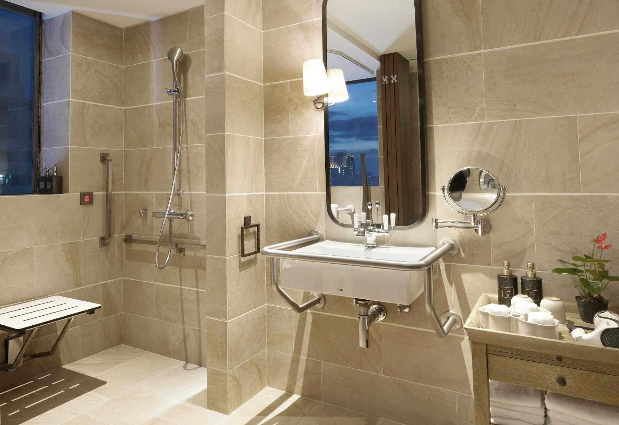 Shower in Palais de Chine Hotel