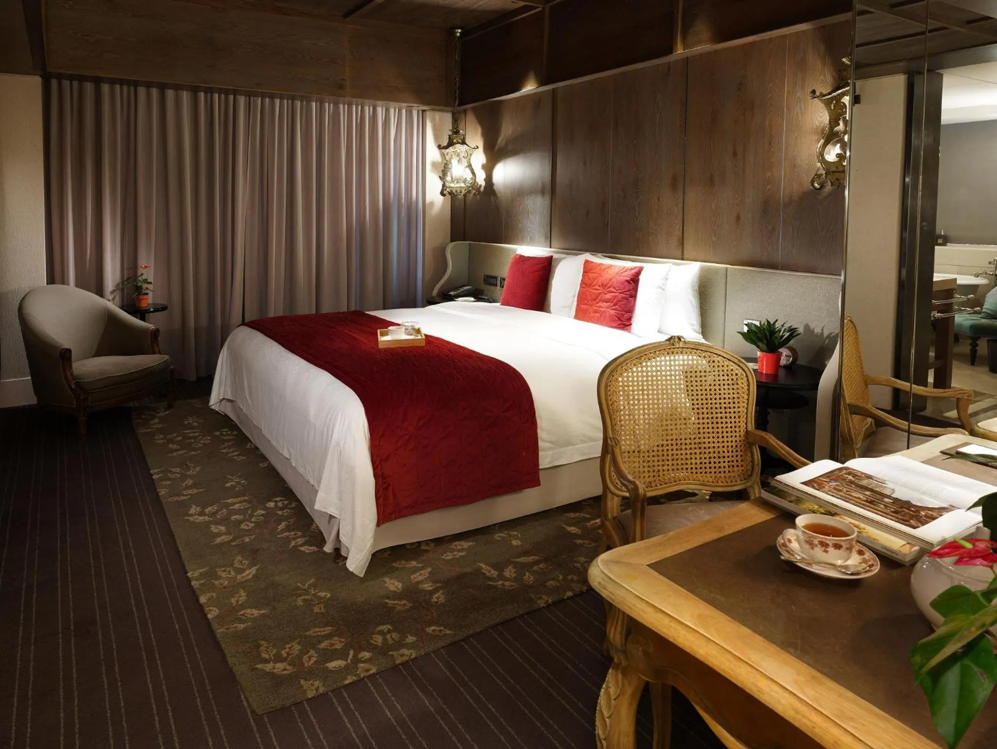 Bed in Palais de Chine Hotel