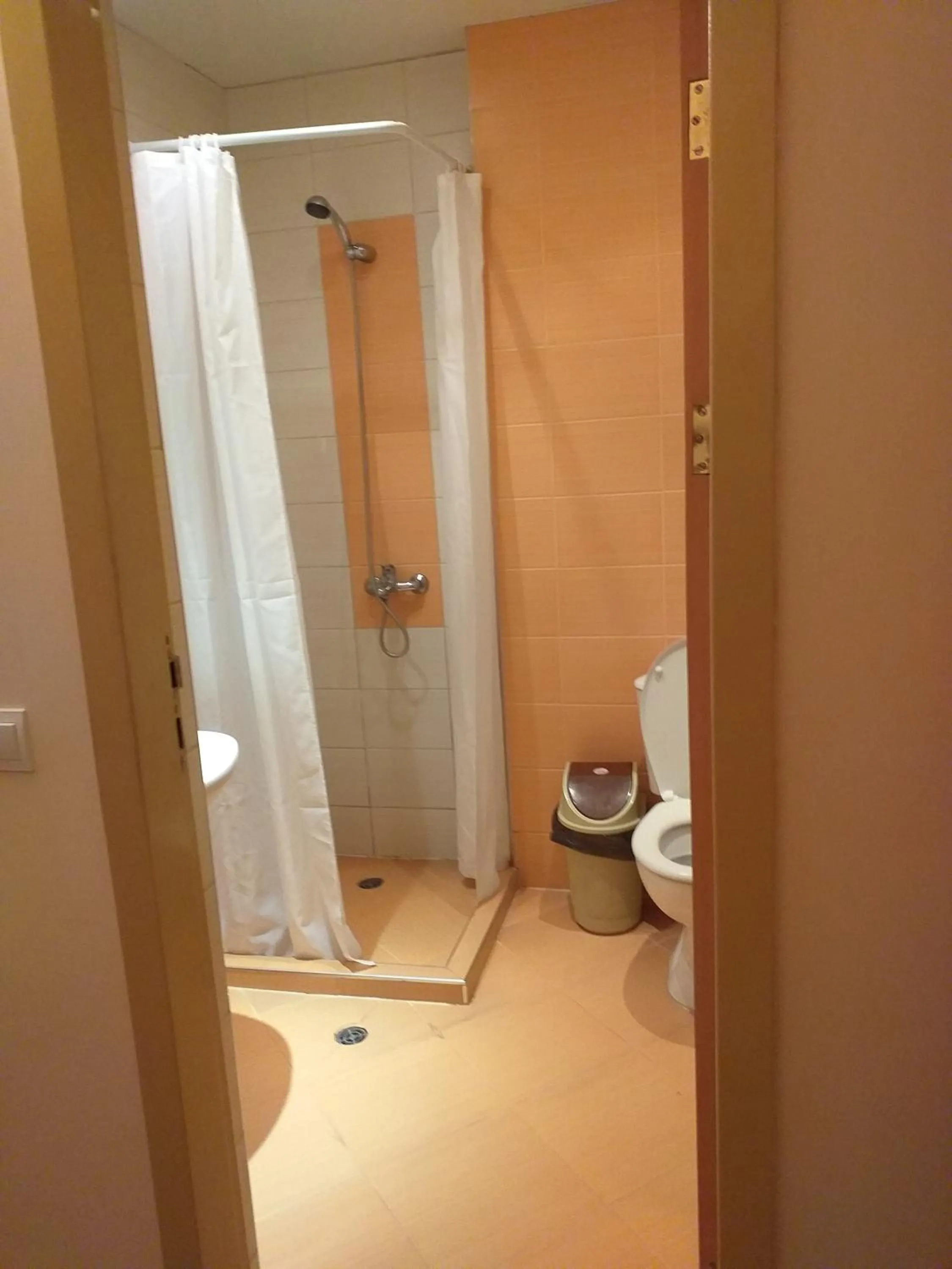 Bathroom in Hotel Seasons 2