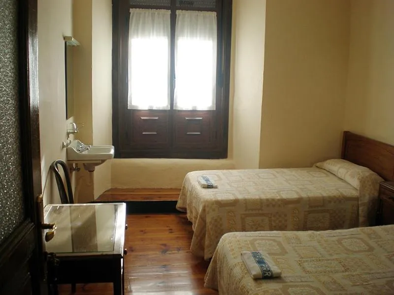 Photo of the whole room, Bed in Hostal Paris
