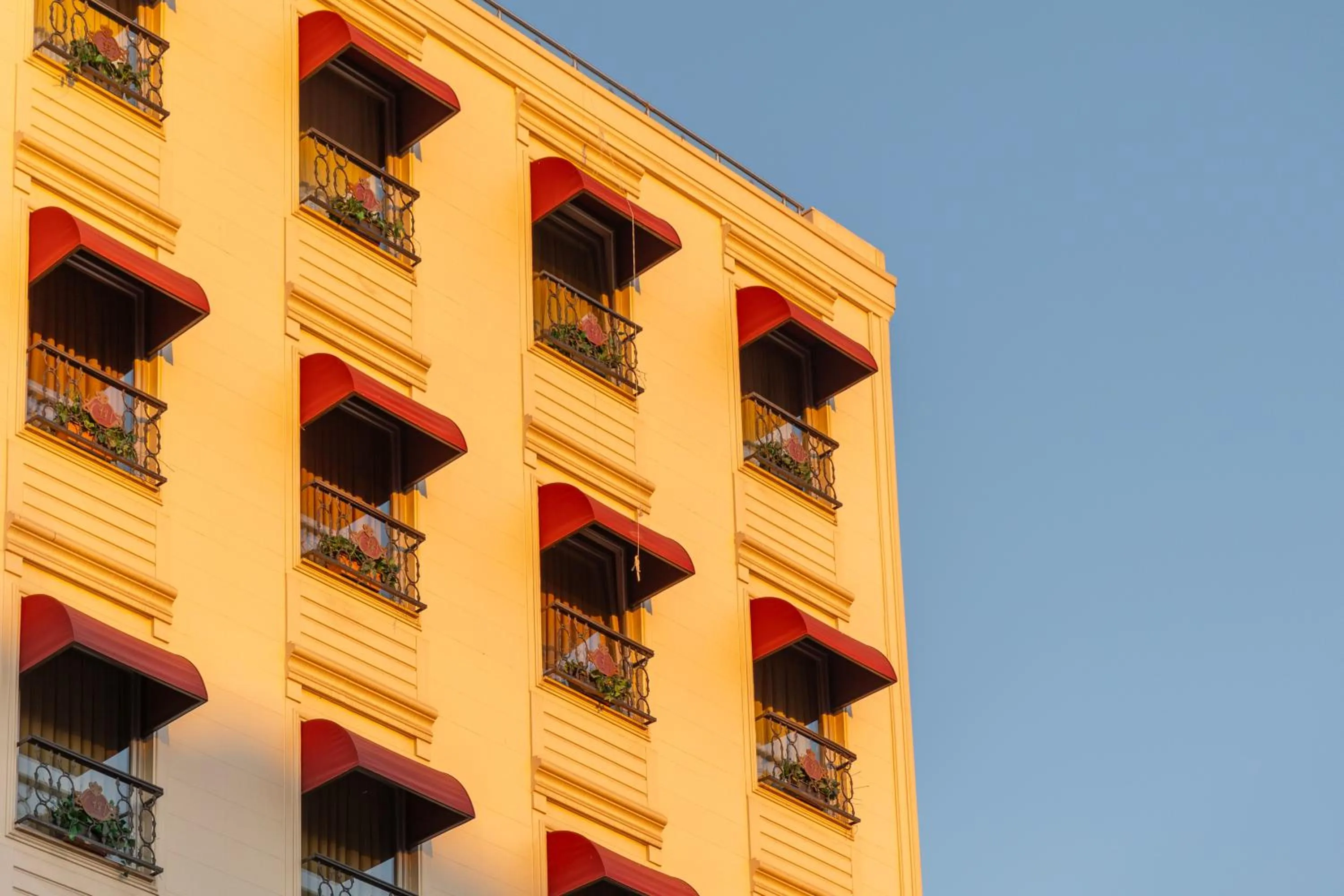 Property building in Classes Hotel Airport