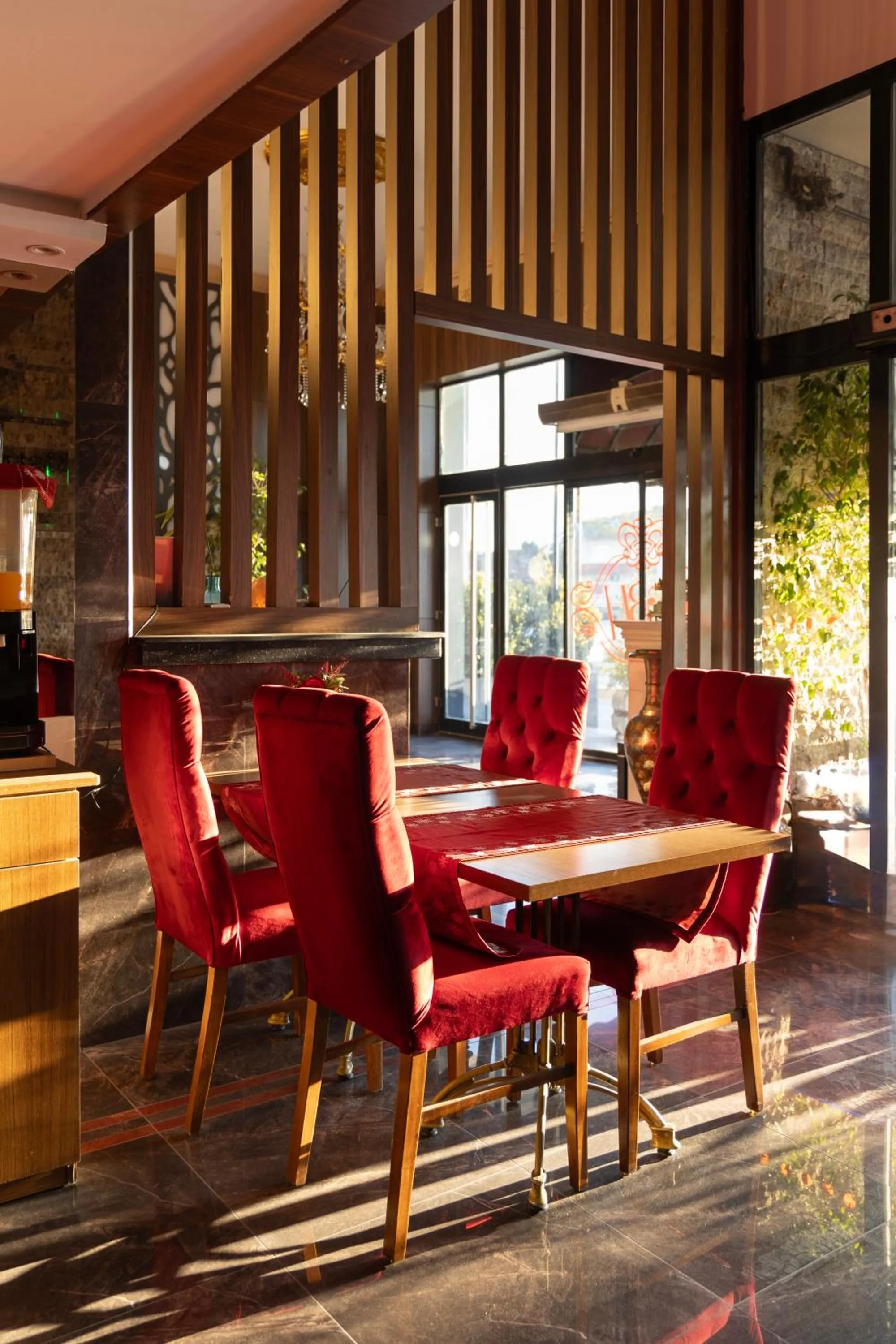 Dining area in Classes Hotel Airport