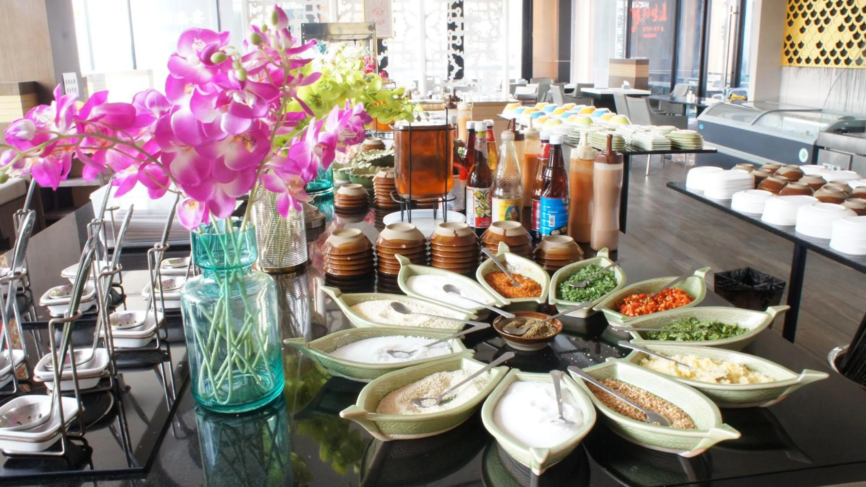 Restaurant/places to eat in The Astra Chiang Mai