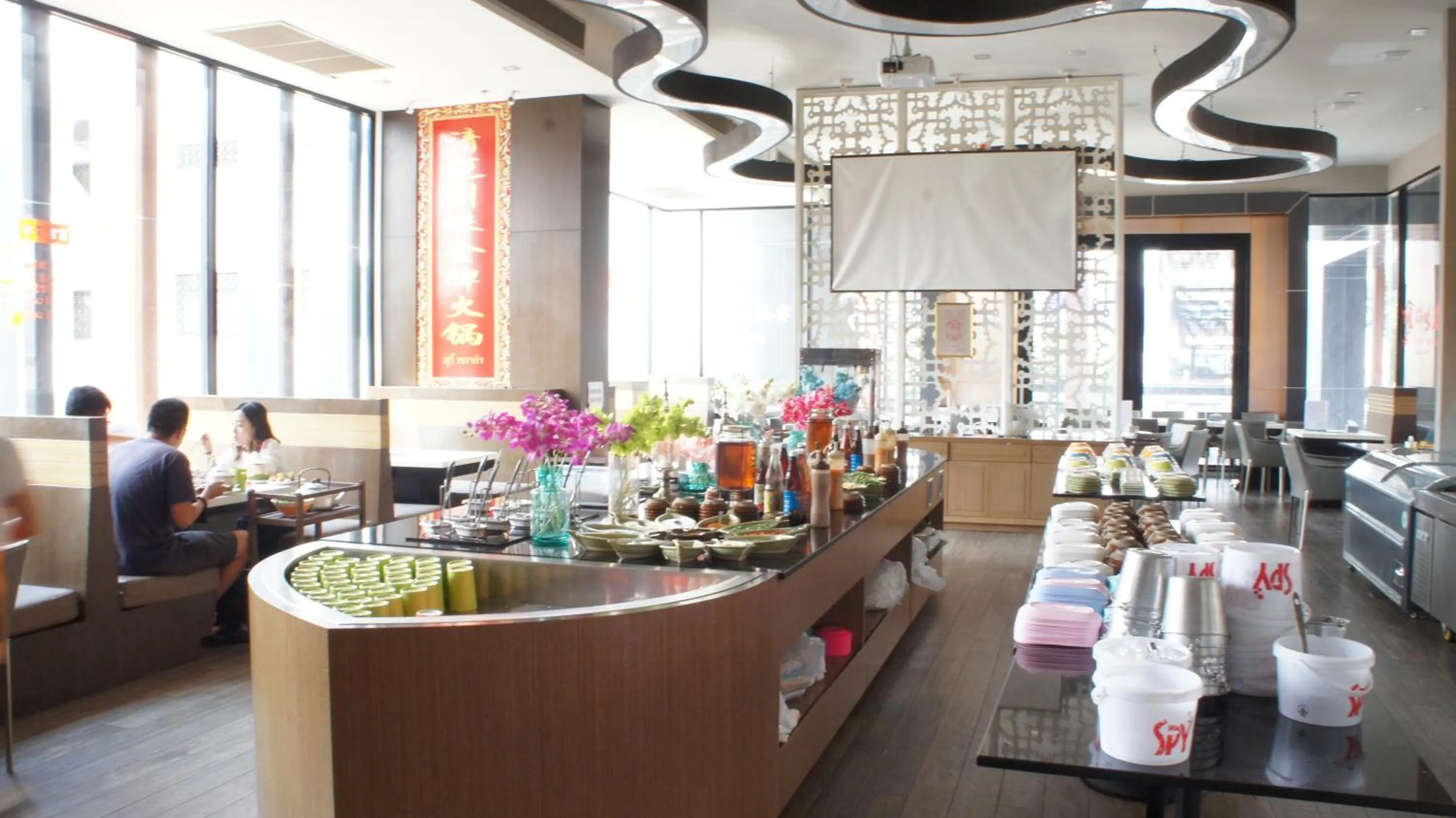 Restaurant/places to eat in The Astra Chiang Mai