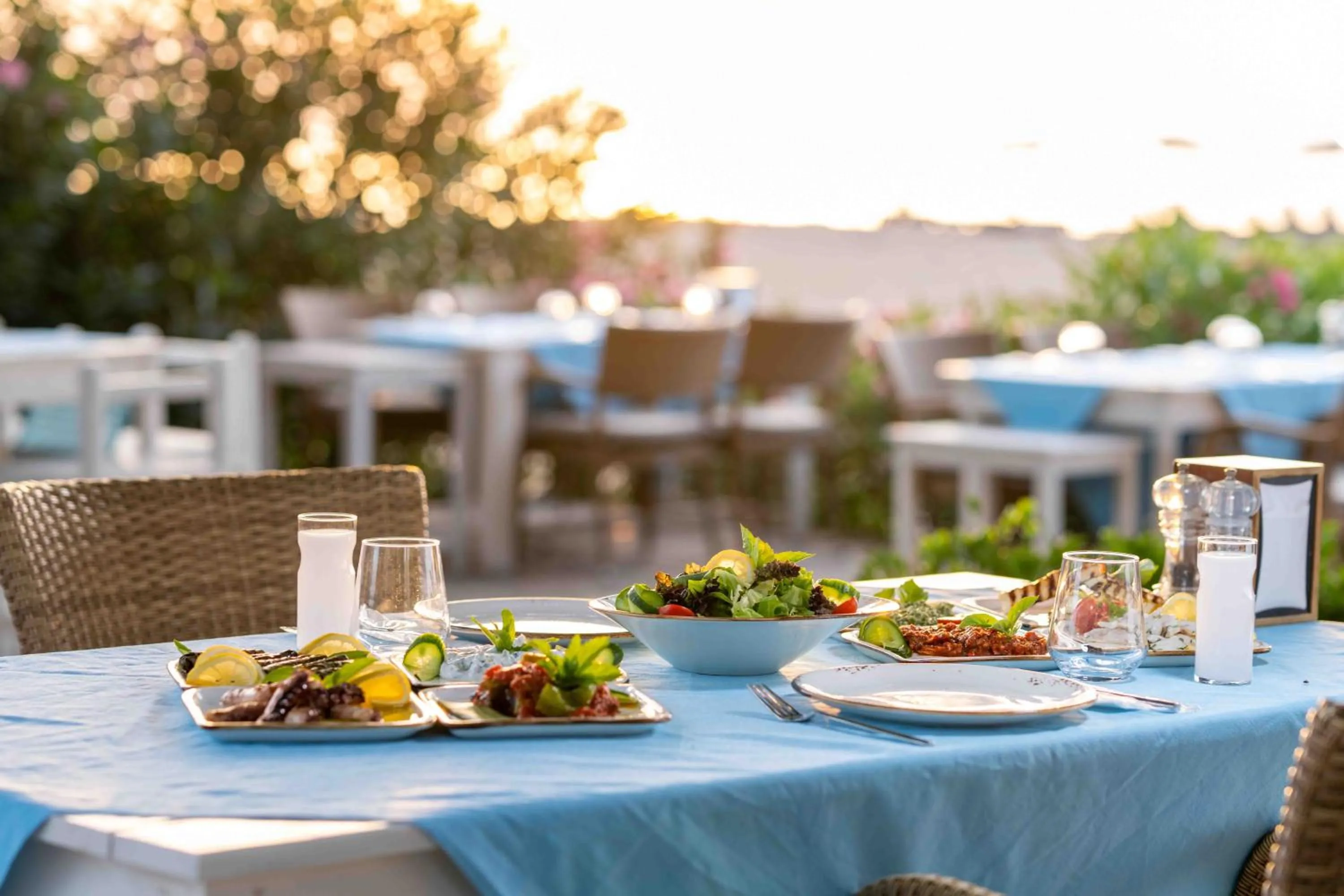 Restaurant/places to eat in Etenna Beach Bungalows