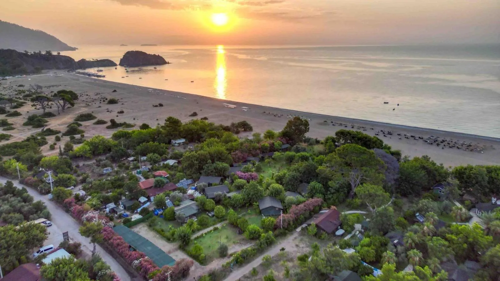 Etenna Beach Bungalows