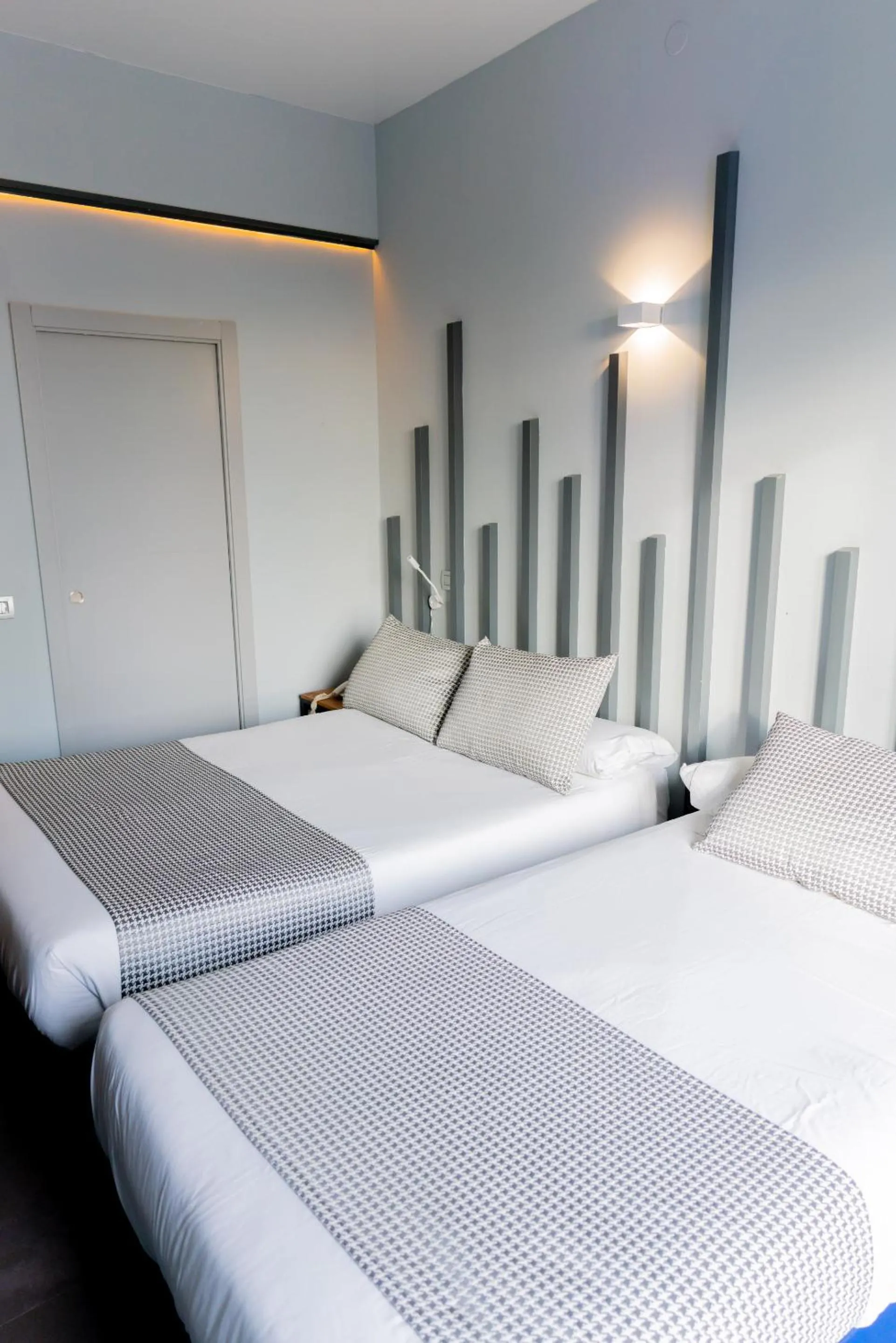 Bedroom, Bed in Hostal Carmen-Gran Vía